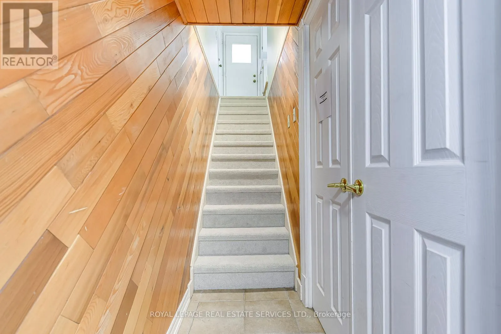 1366 FIELDCREST LANE