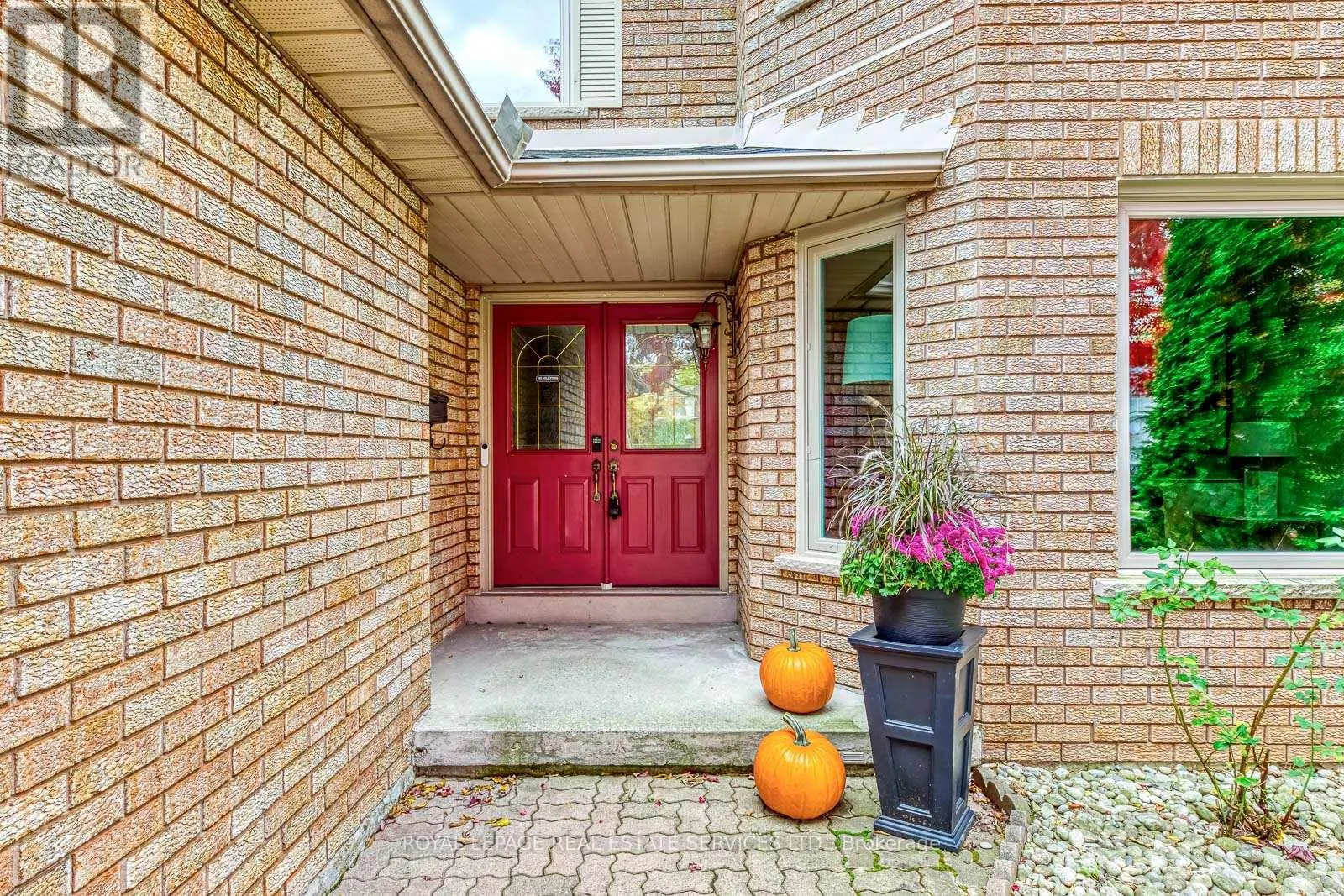 1366 FIELDCREST LANE