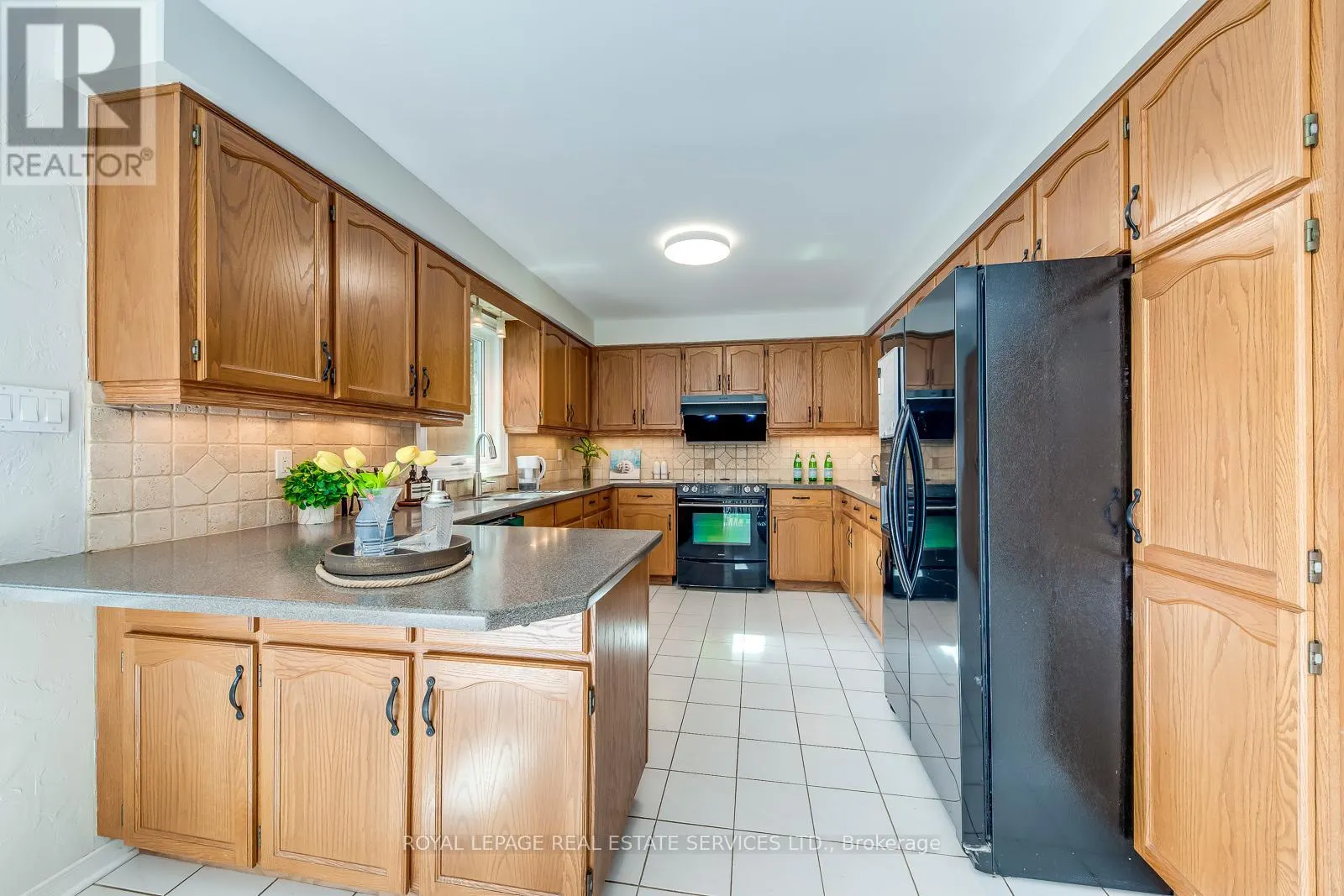 1366 FIELDCREST LANE