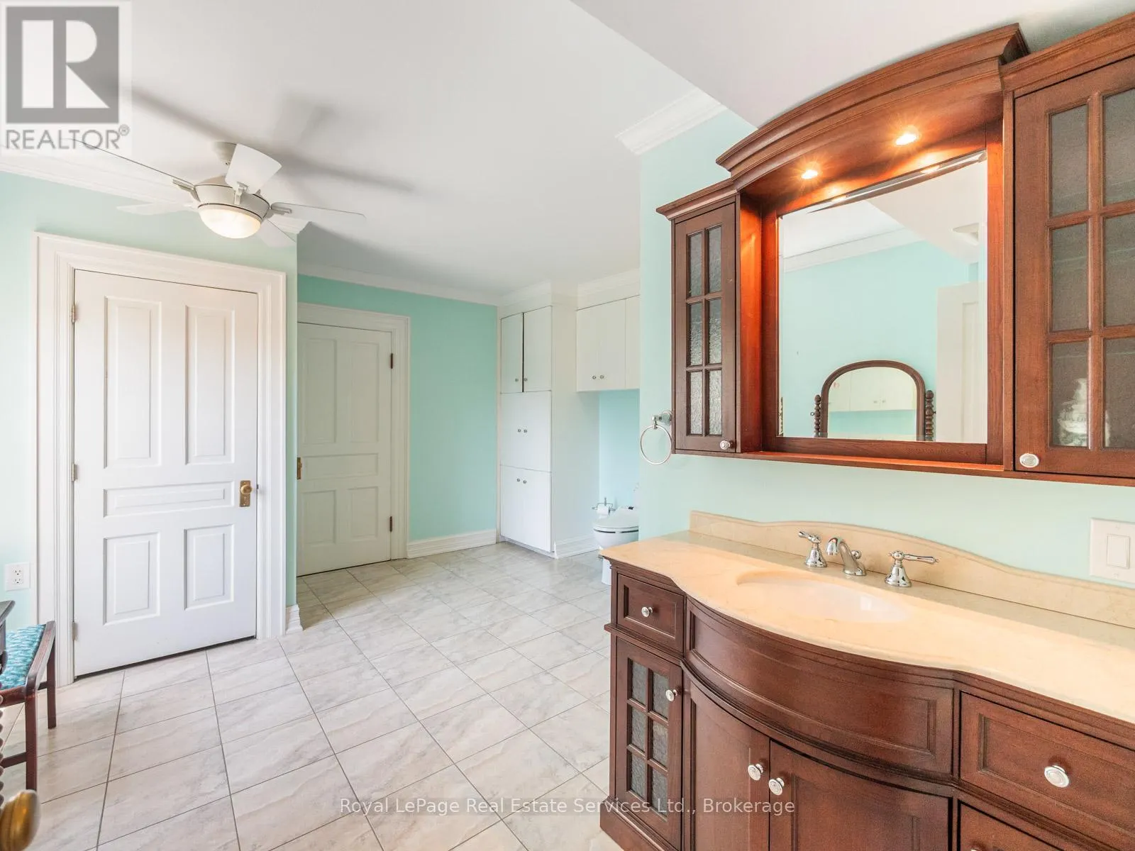 3175 LAKESHORE ROAD W