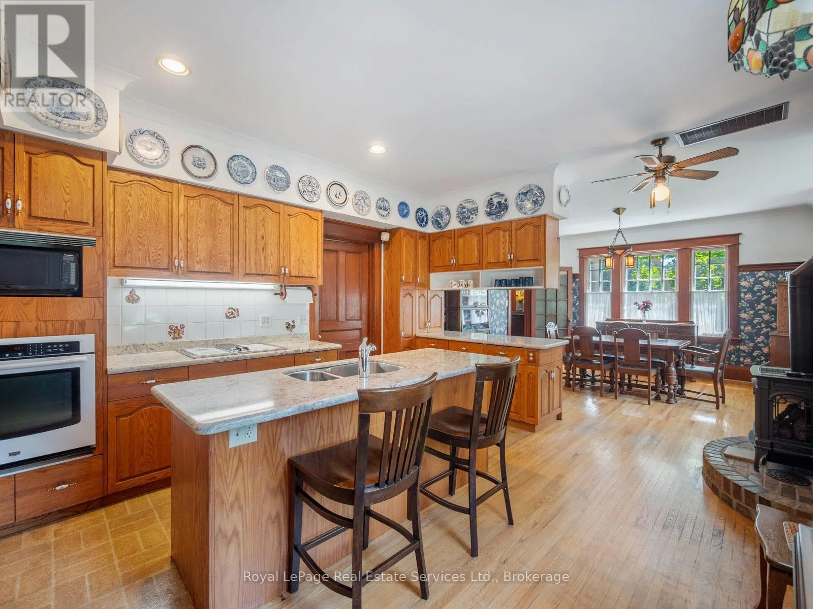 3175 LAKESHORE ROAD W