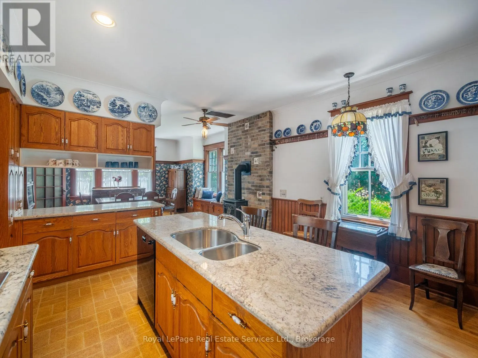 3175 LAKESHORE ROAD W