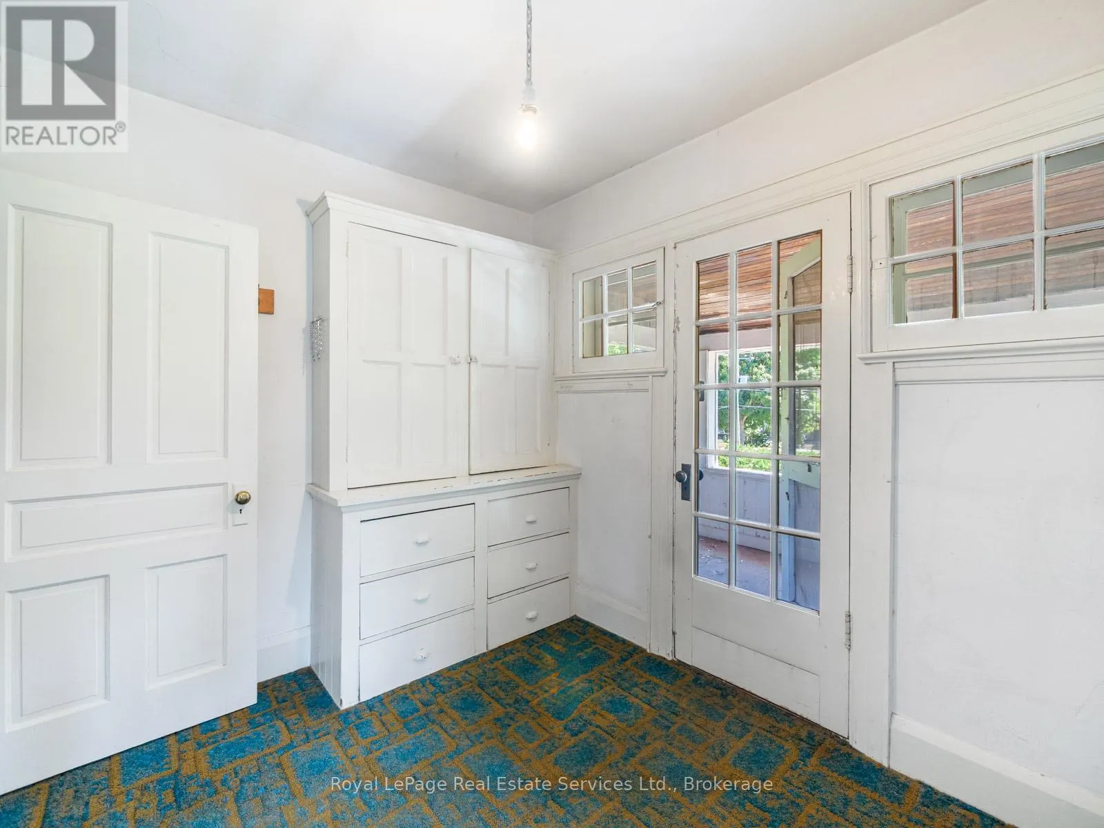 3175 LAKESHORE ROAD W