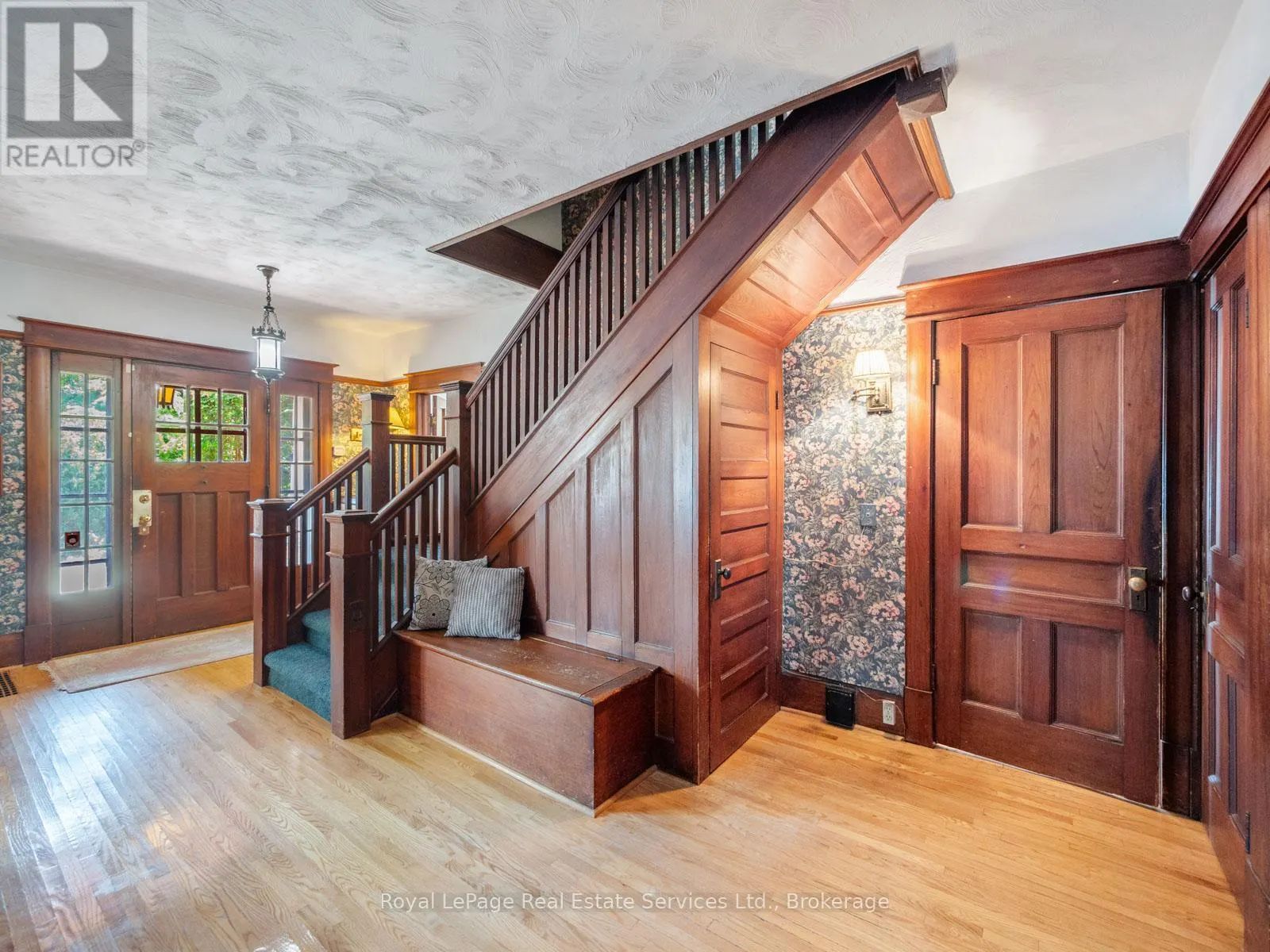 3175 LAKESHORE ROAD W