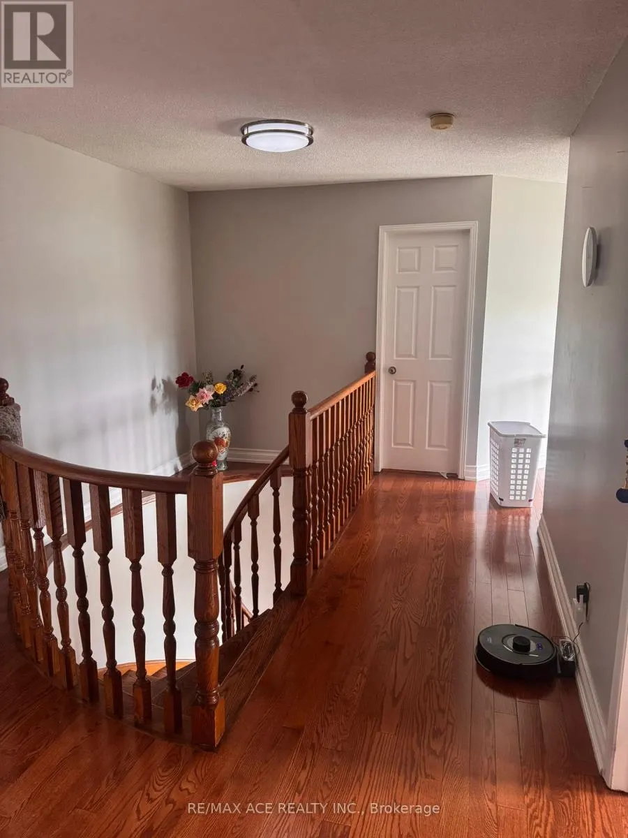 26 BROWNRIDGE COURT N