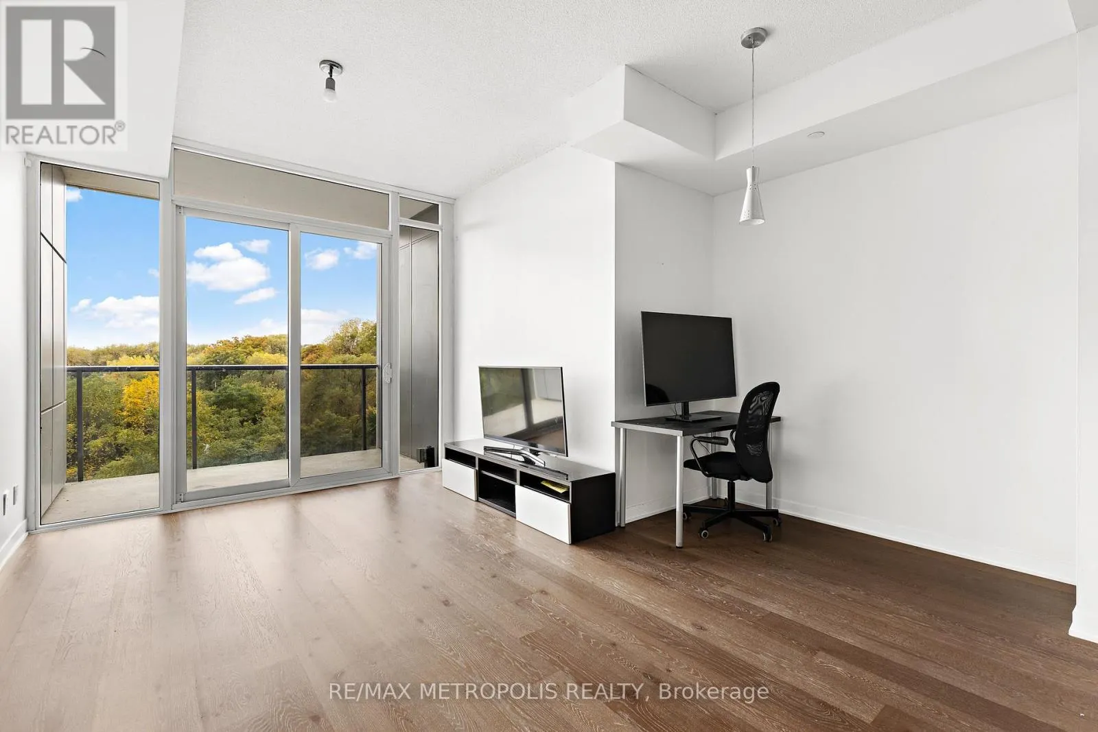 302 - 88 PARK LAWN ROAD