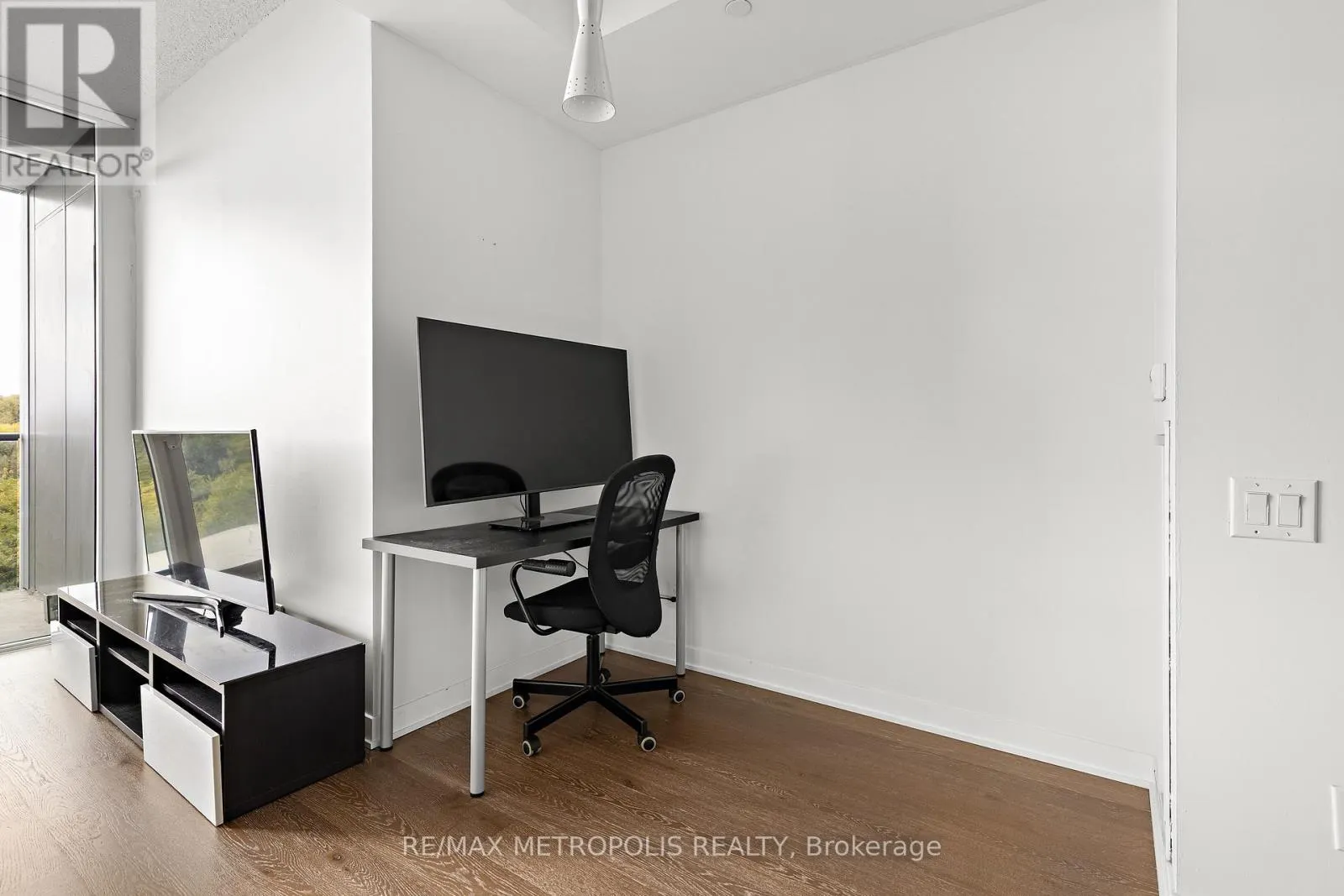 302 - 88 PARK LAWN ROAD