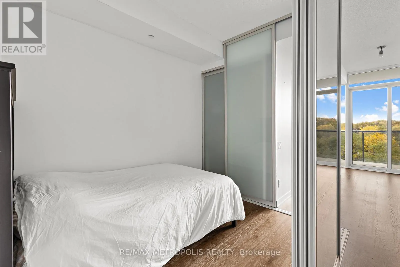 302 - 88 PARK LAWN ROAD