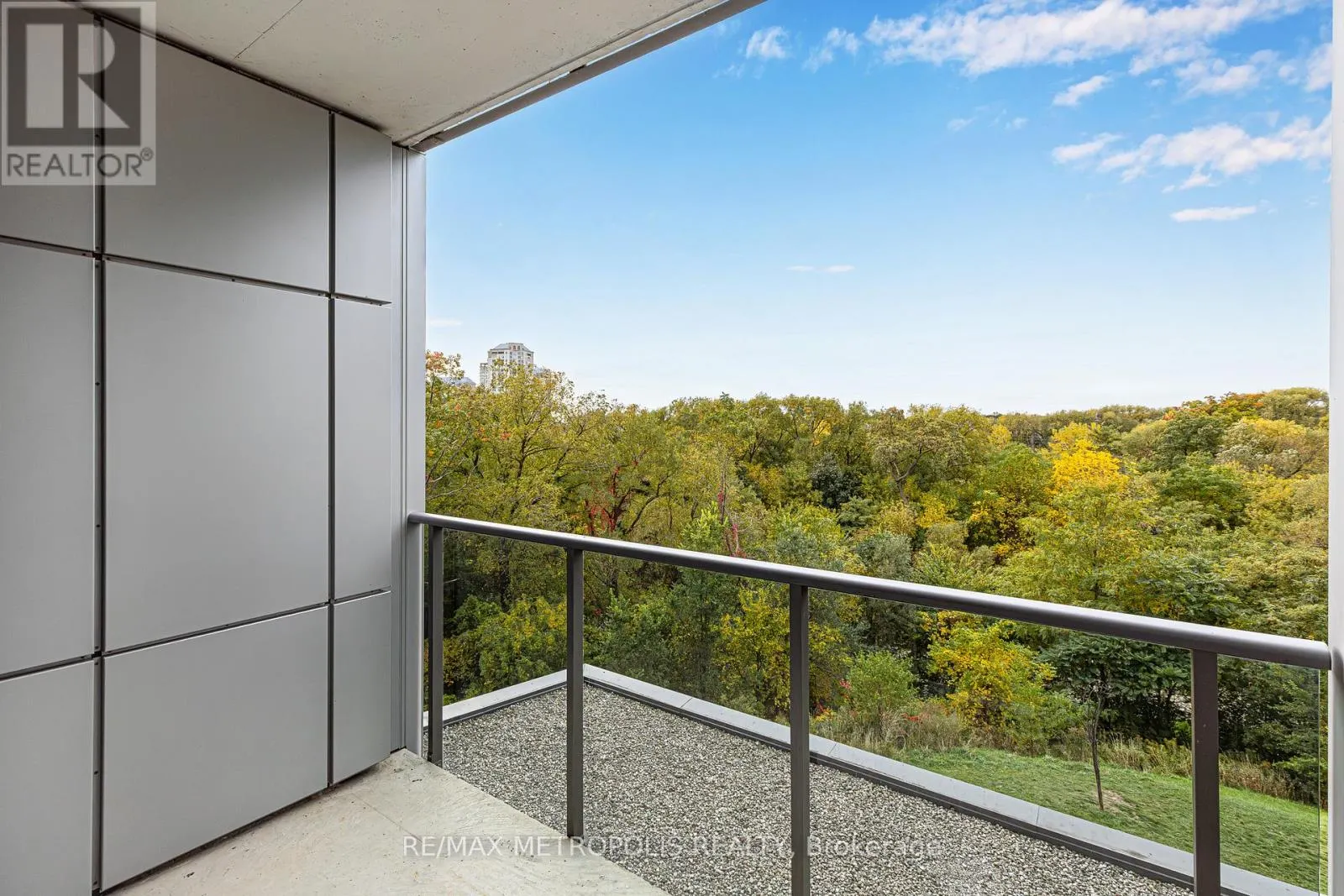 302 - 88 PARK LAWN ROAD