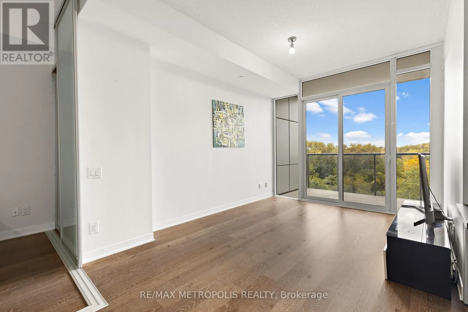 302 - 88 PARK LAWN ROAD