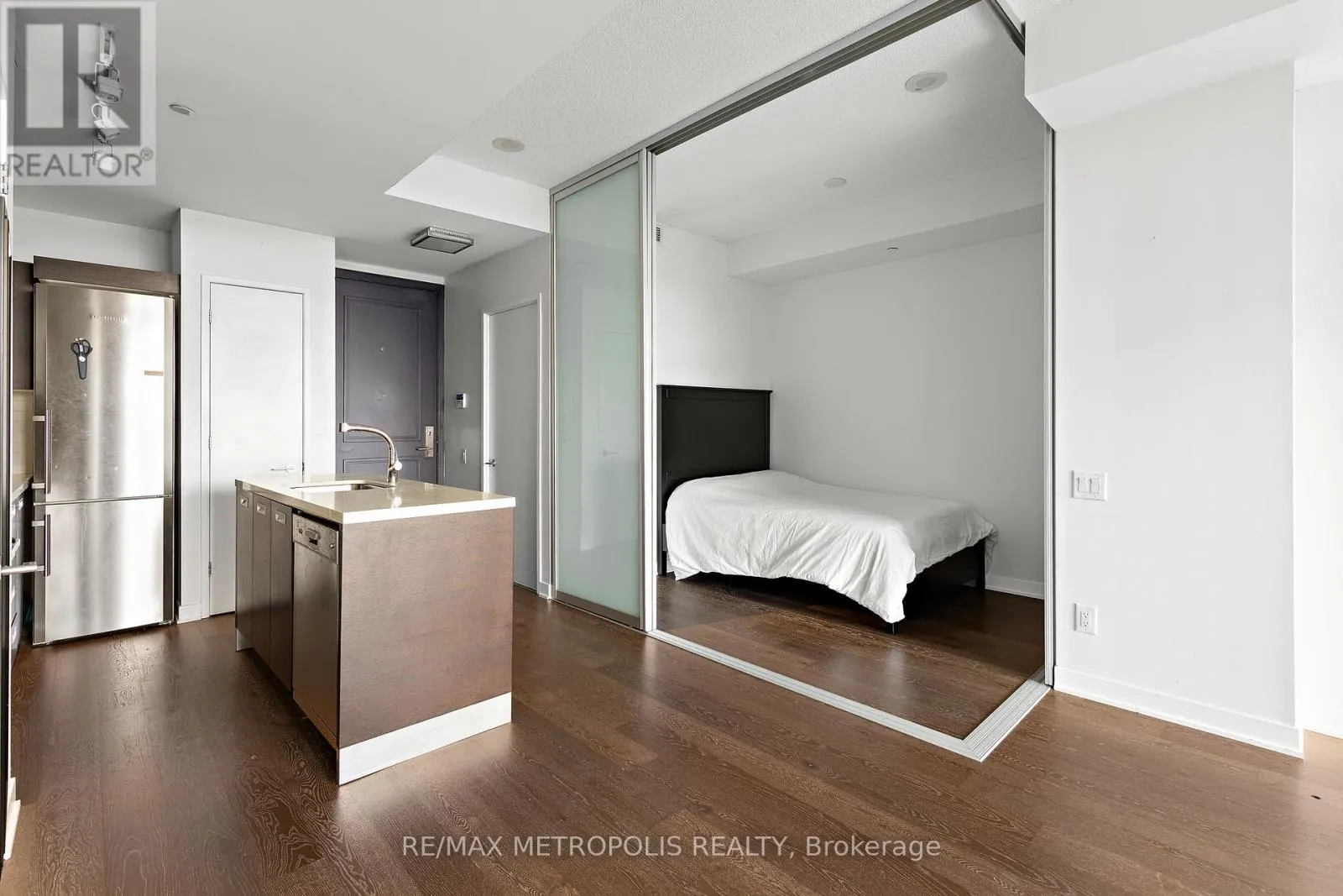 302 - 88 PARK LAWN ROAD