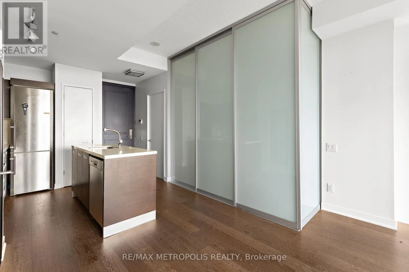 302 - 88 PARK LAWN ROAD