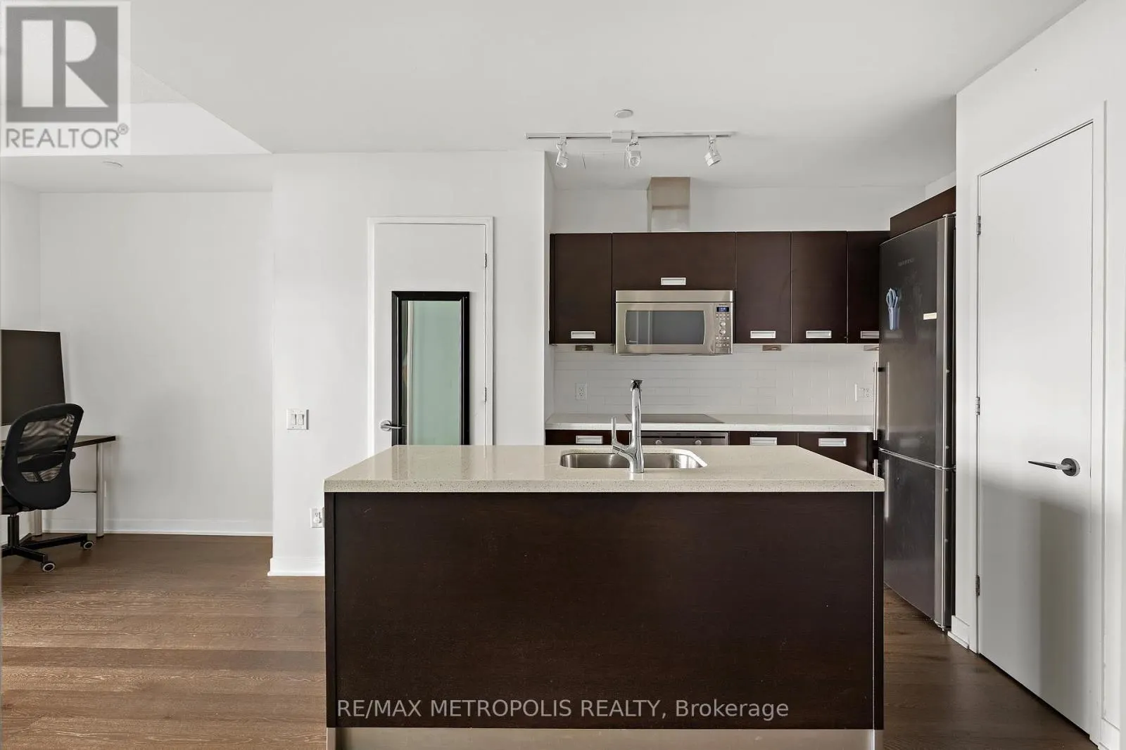 302 - 88 PARK LAWN ROAD