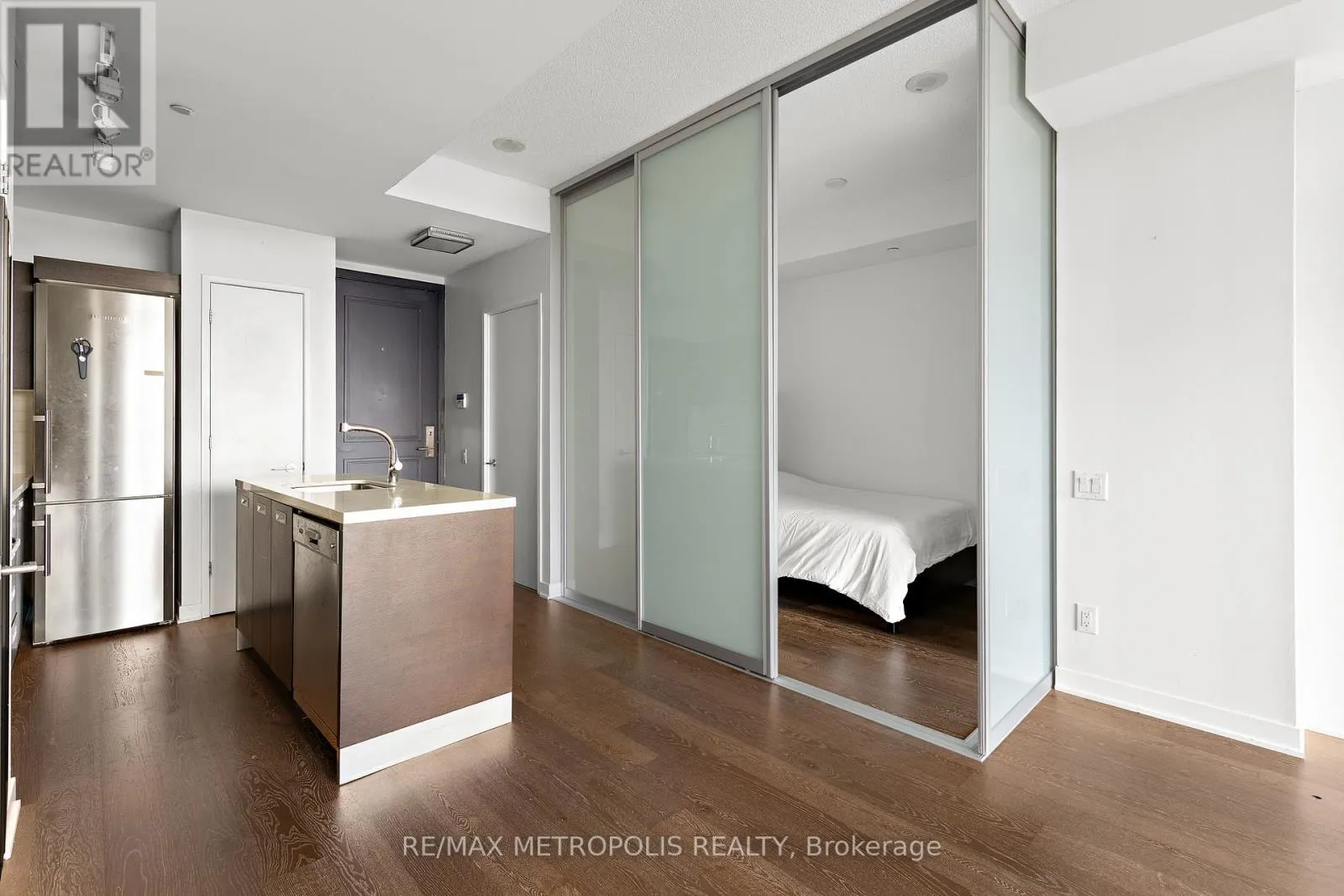 302 - 88 PARK LAWN ROAD