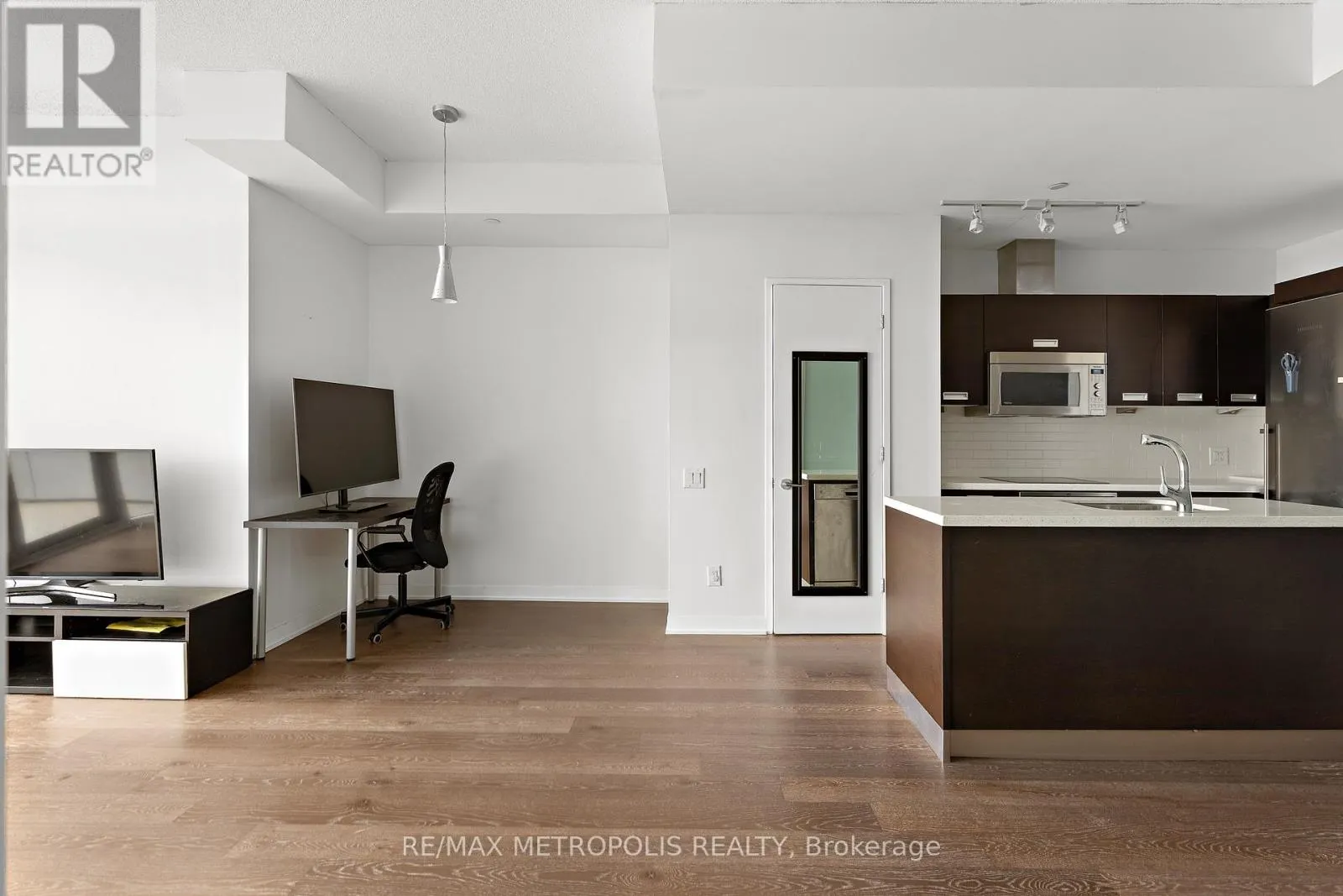 302 - 88 PARK LAWN ROAD