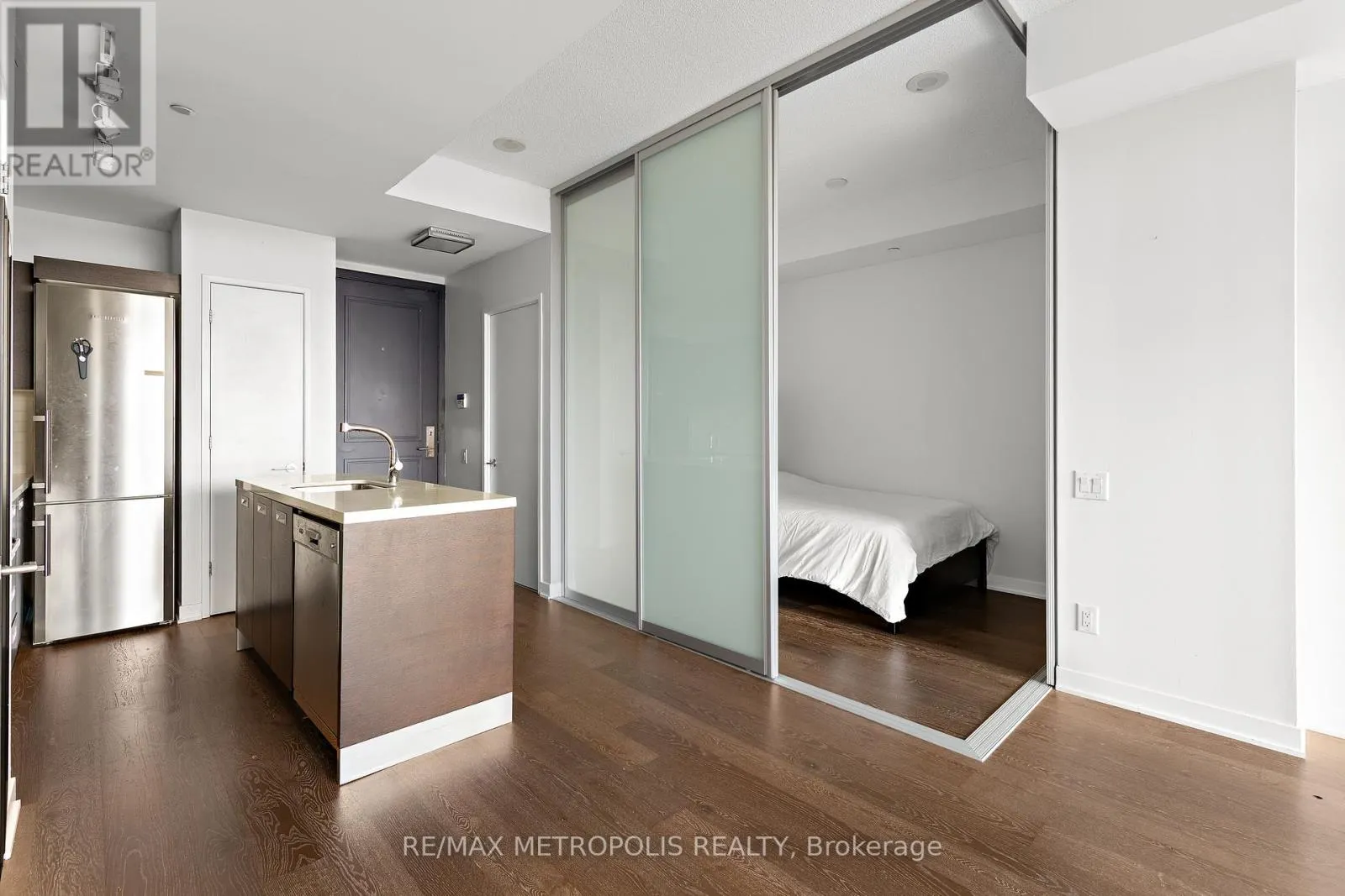 302 - 88 PARK LAWN ROAD