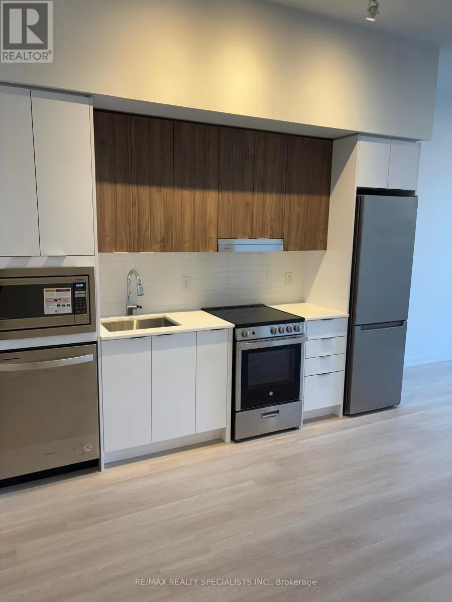 202 - 5105 HURONTARIO STREET