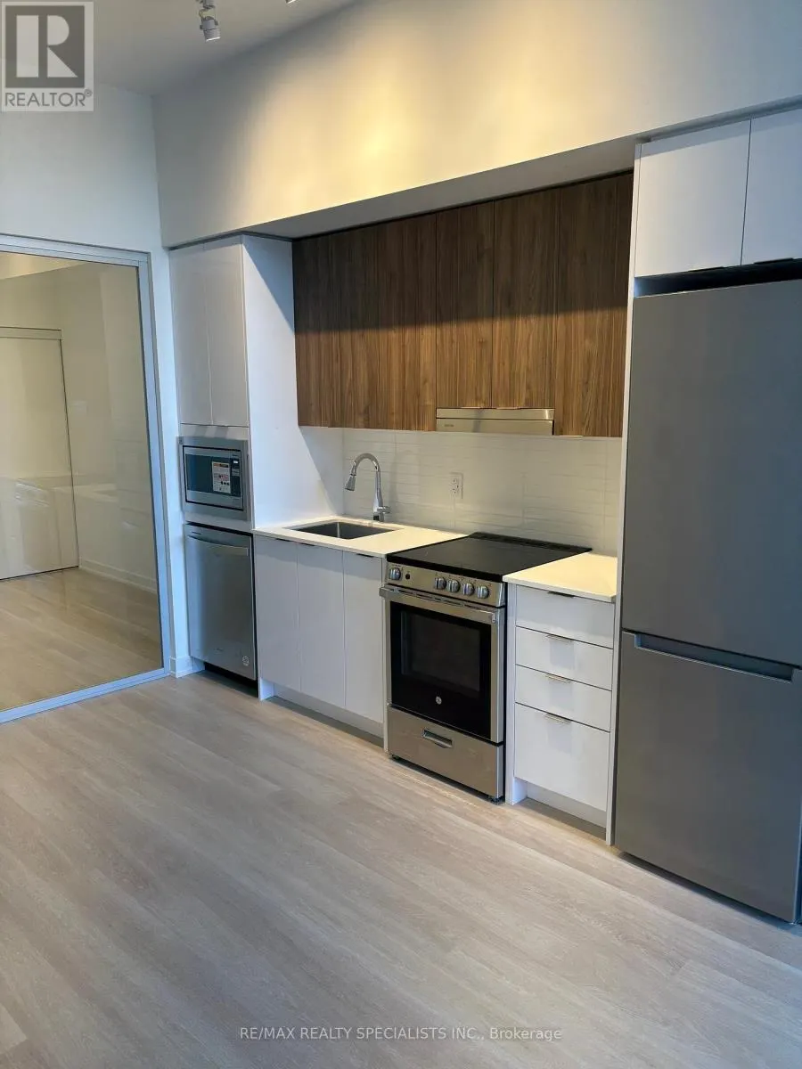 202 - 5105 HURONTARIO STREET