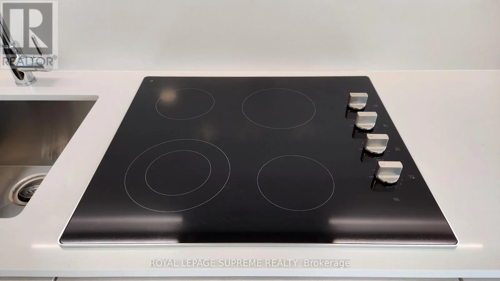 424 - 86 DUNDAS STREET E