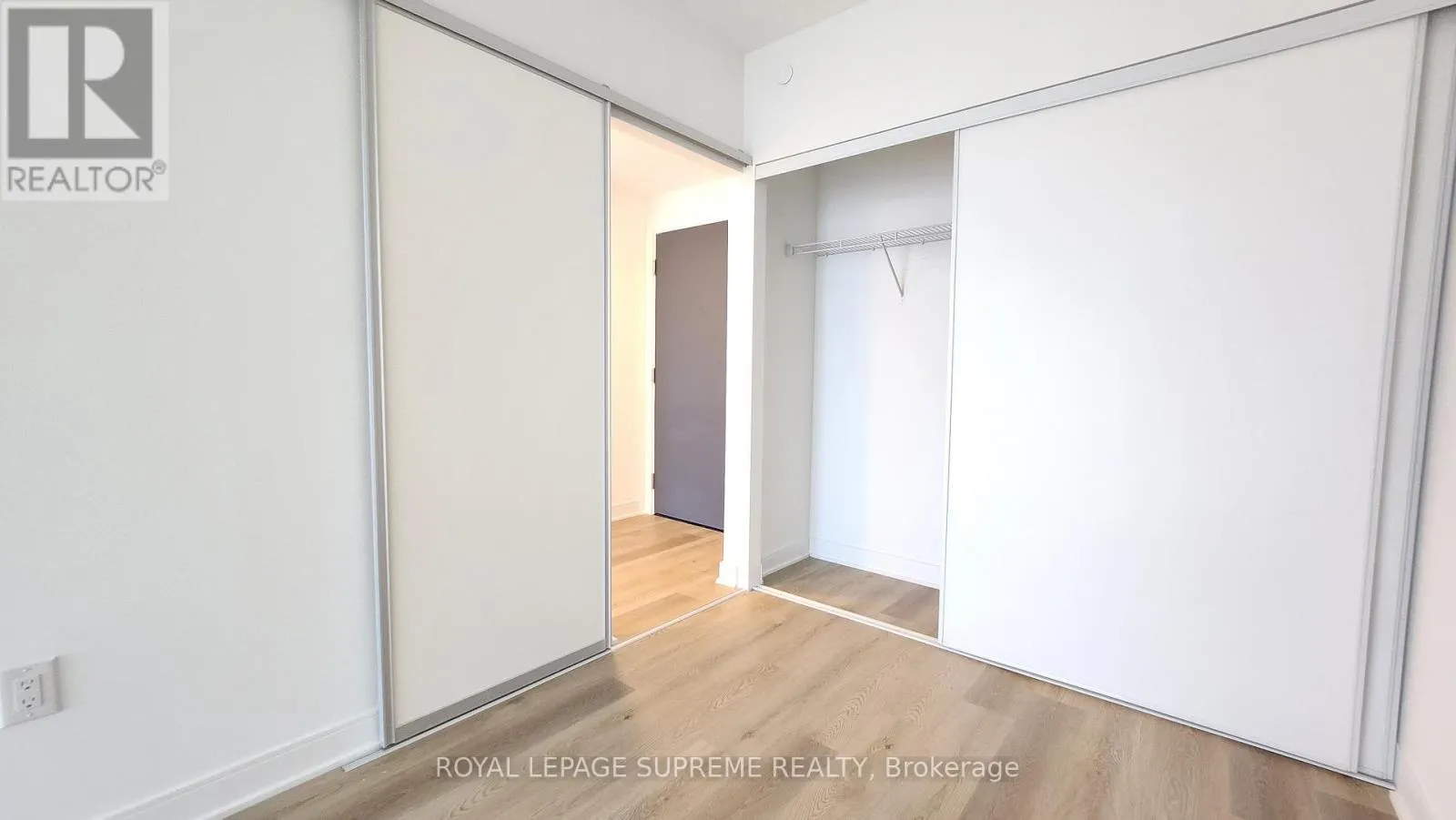 424 - 86 DUNDAS STREET E