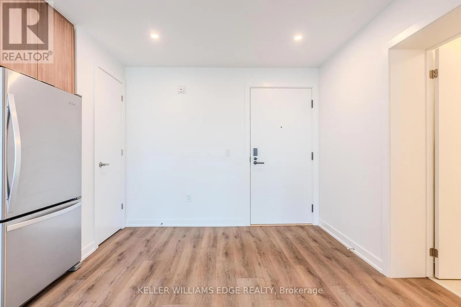 202 - 720 WHITLOCK AVENUE