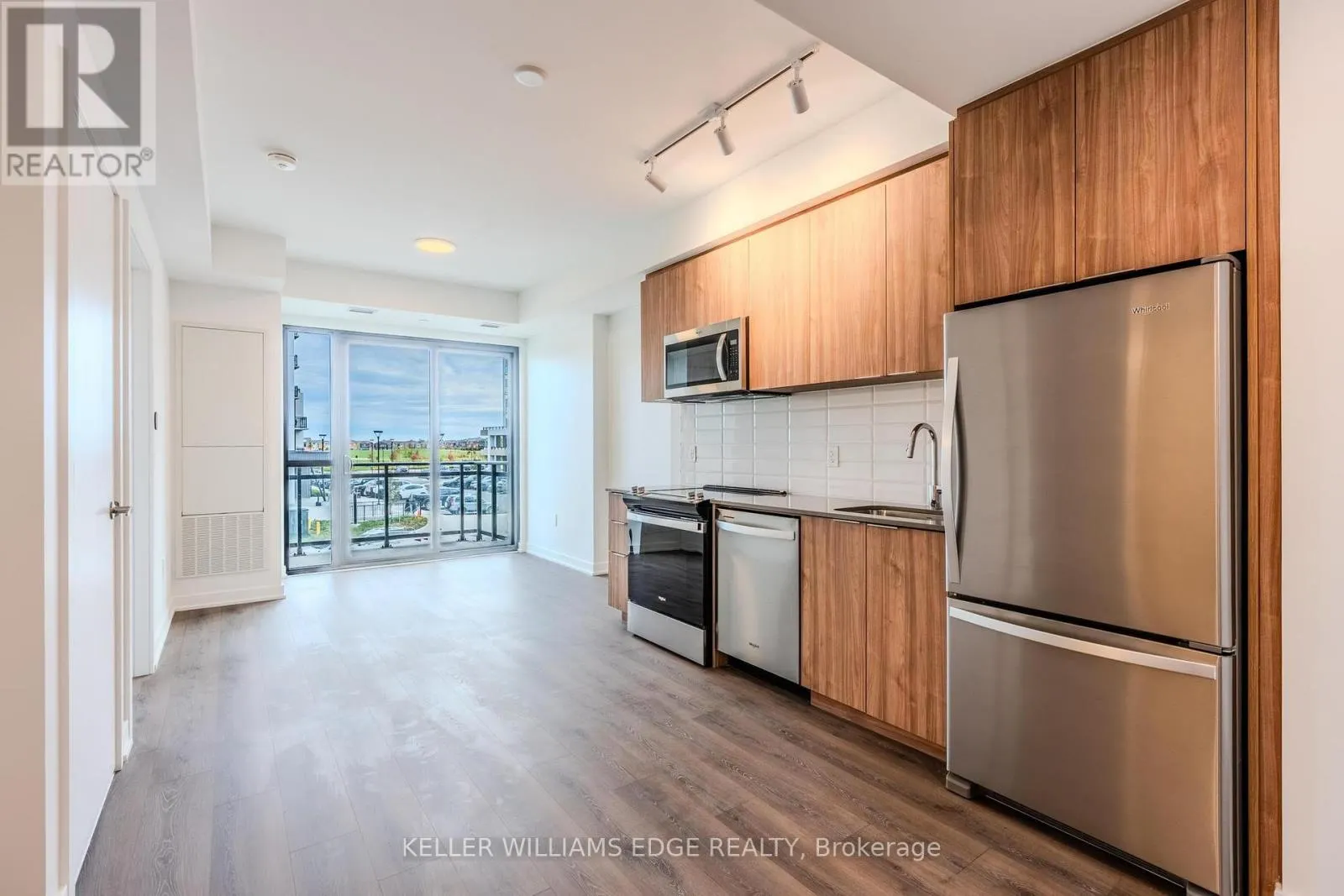 202 - 720 WHITLOCK AVENUE