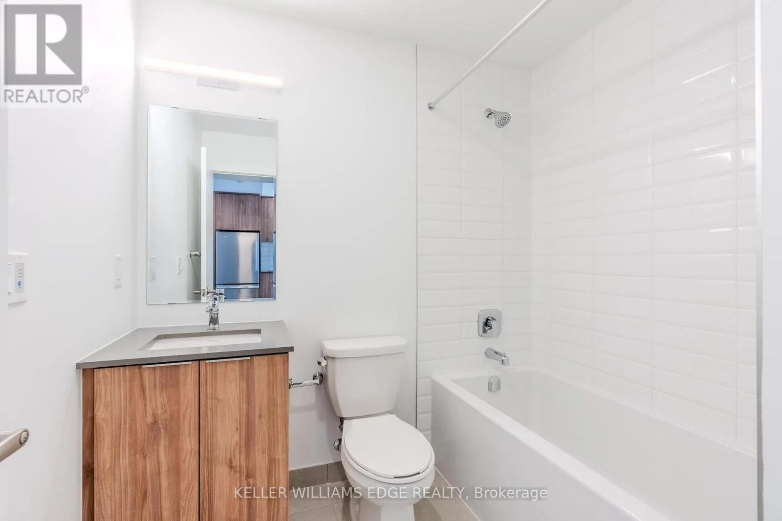 202 - 720 WHITLOCK AVENUE