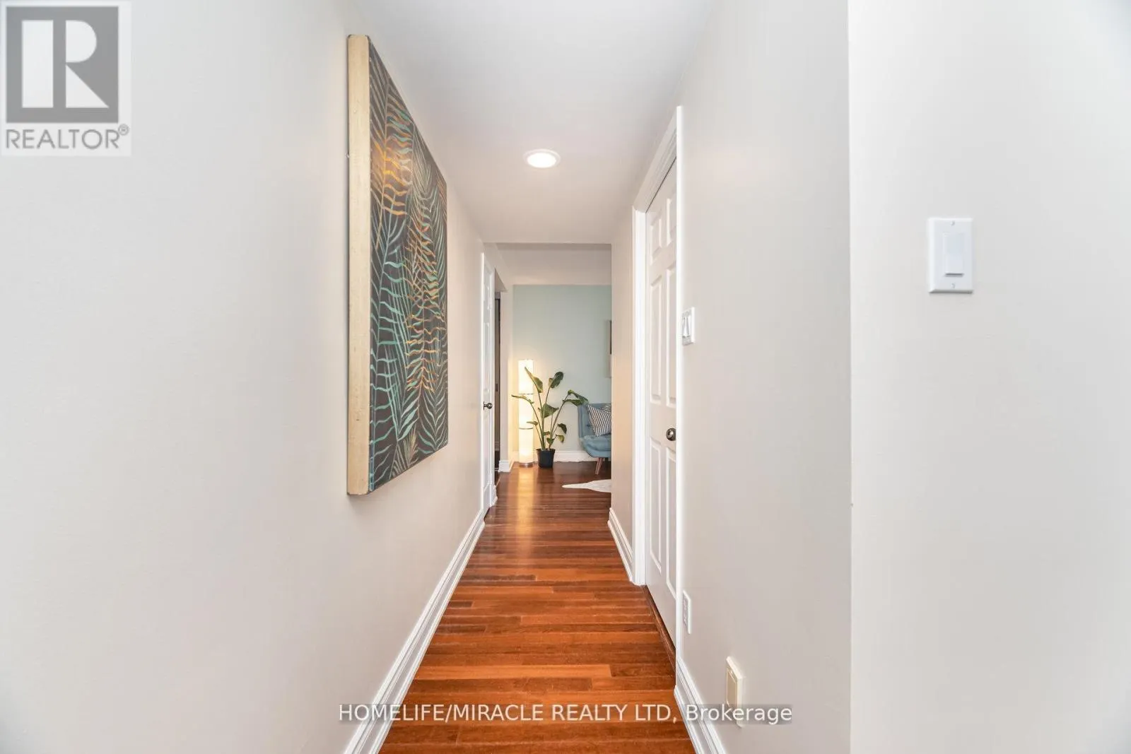 1701 - 50 EGLINTON AVE W