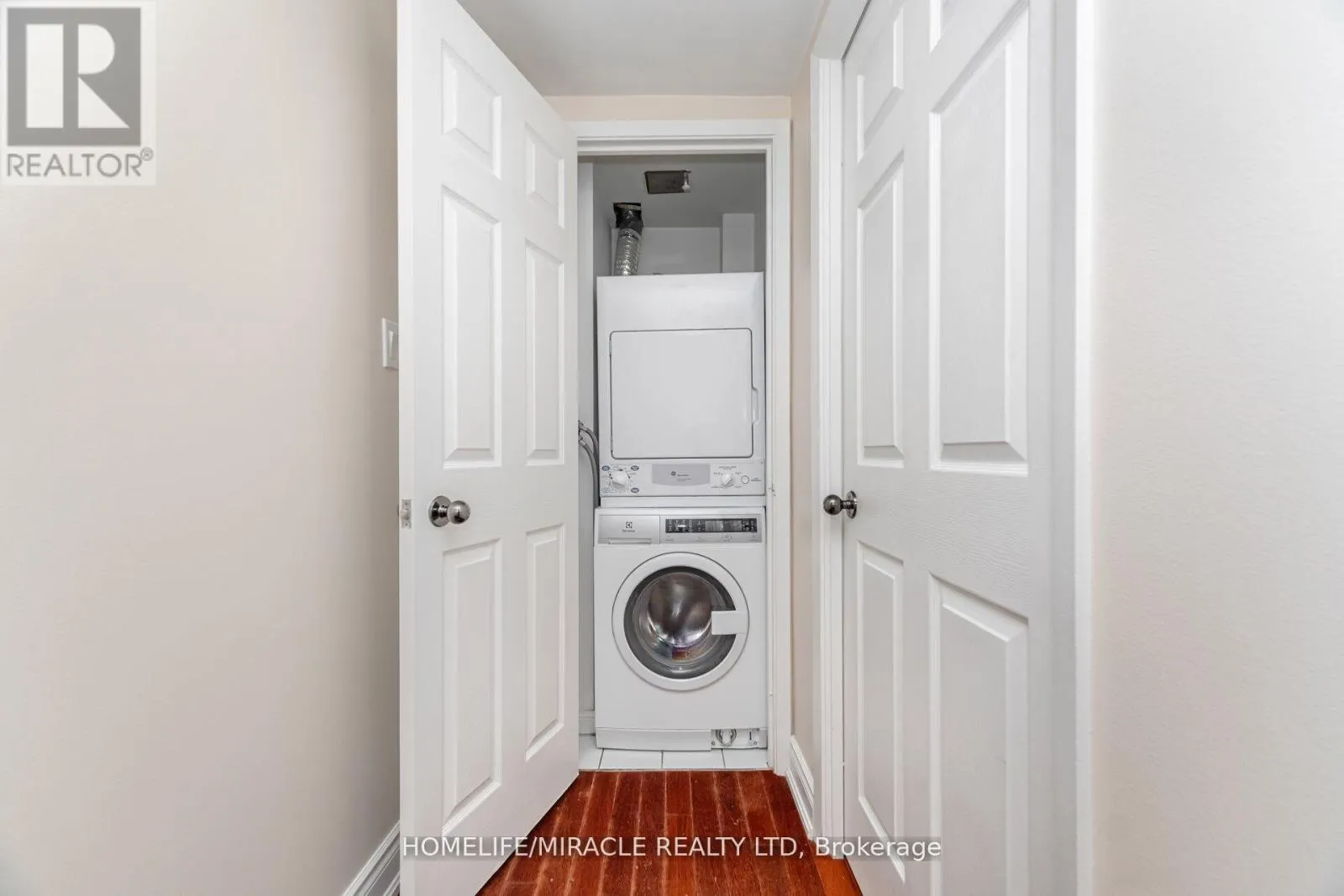 1701 - 50 EGLINTON AVE W