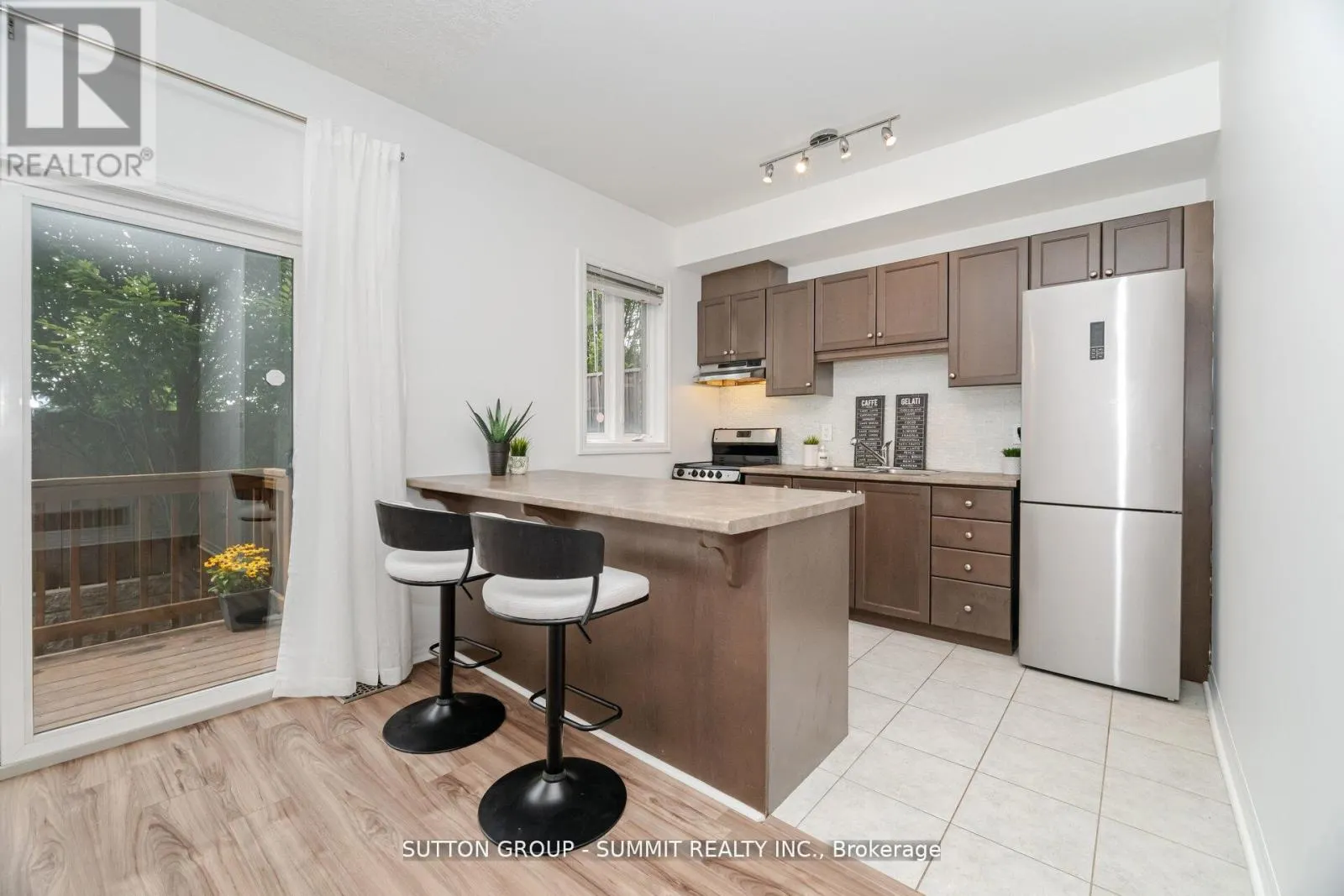 12 - 70 PLAINS ROAD W