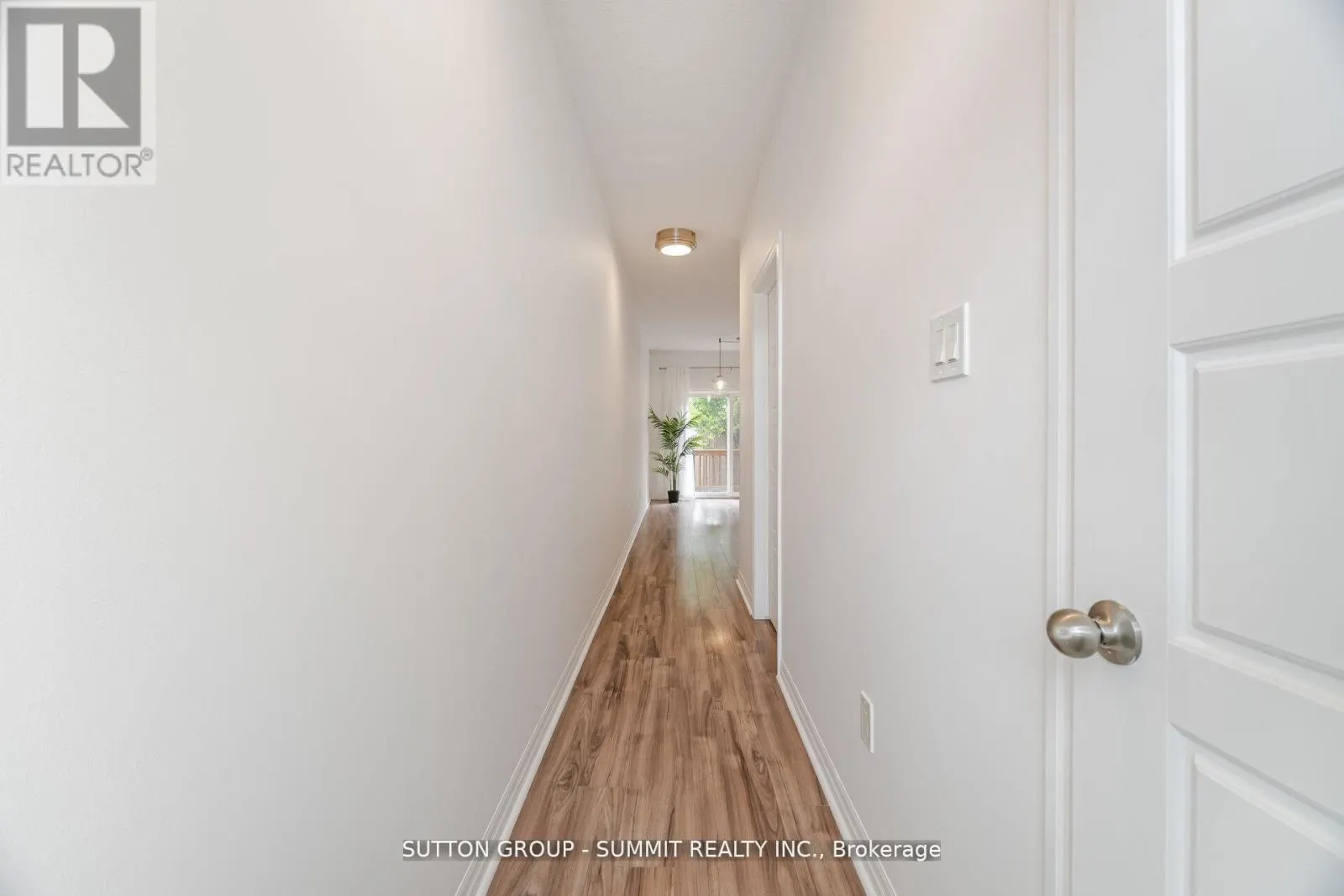 12 - 70 PLAINS ROAD W