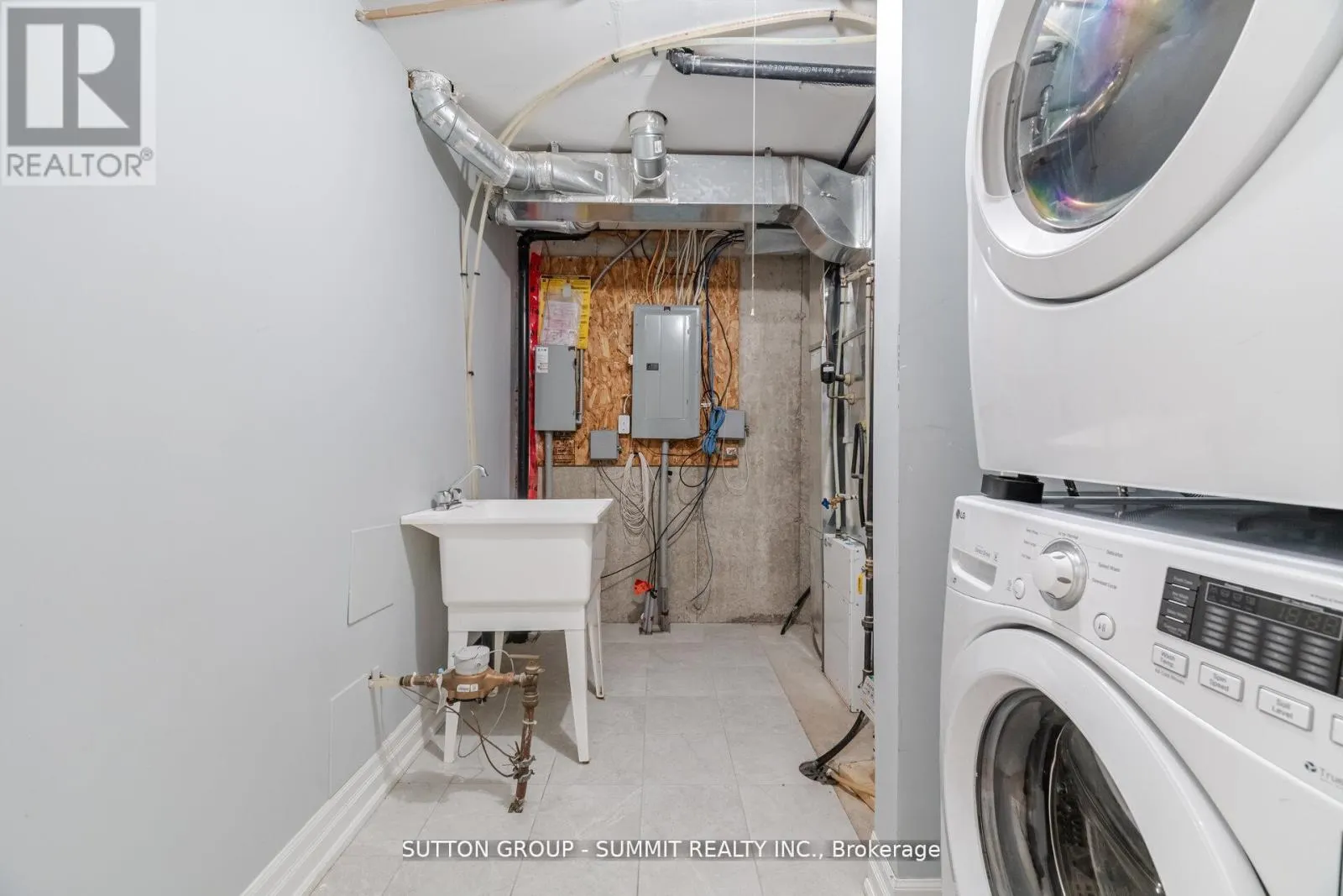 12 - 70 PLAINS ROAD W