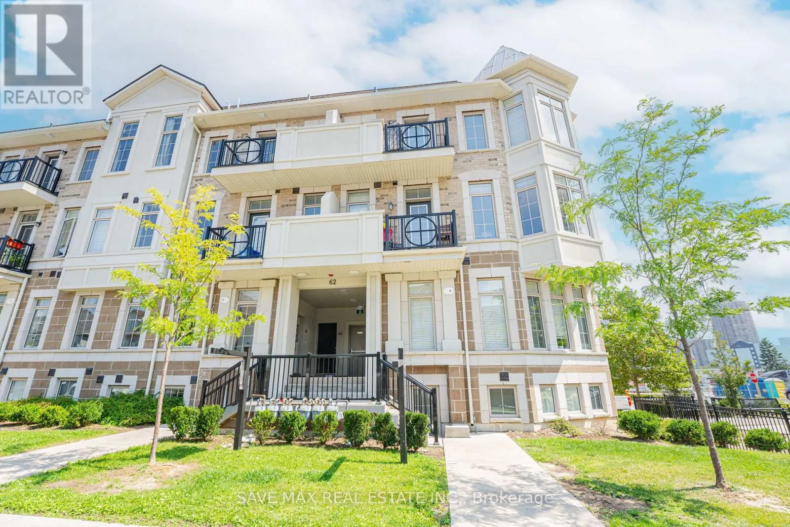 2 - 62 PRESTON MEADOW AVENUE NE
