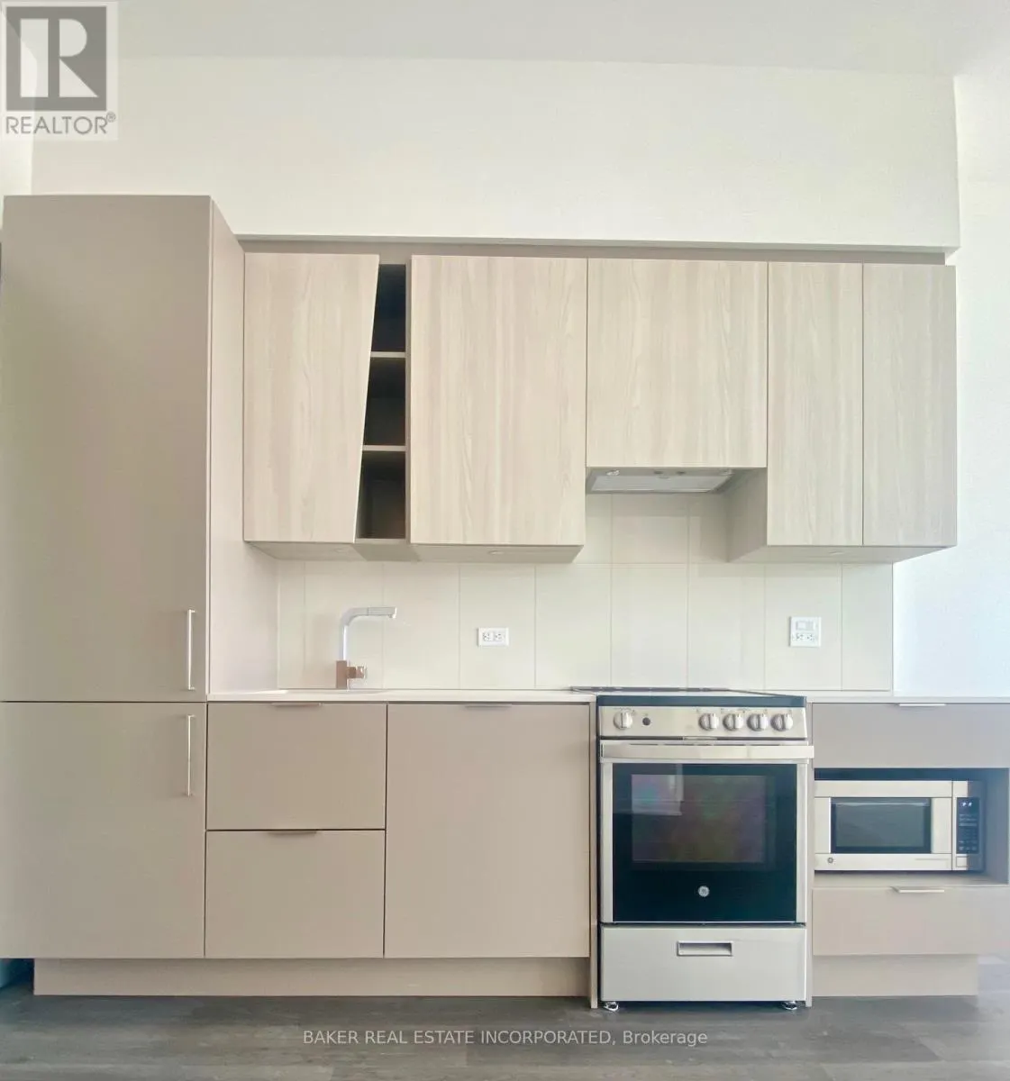 4807 - 3900 CONFEDERATION PARKWAY