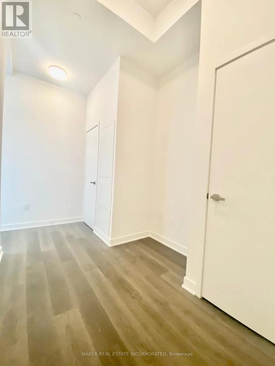 4807 - 3900 CONFEDERATION PARKWAY