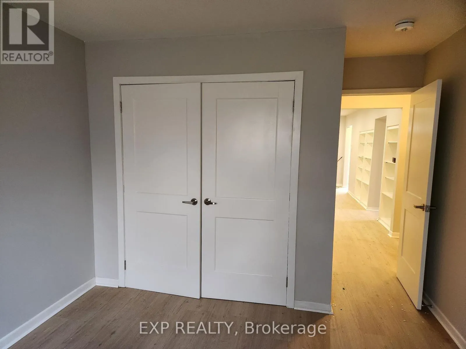 MAIN LEVEL - 89 WELLINGTON STREET E