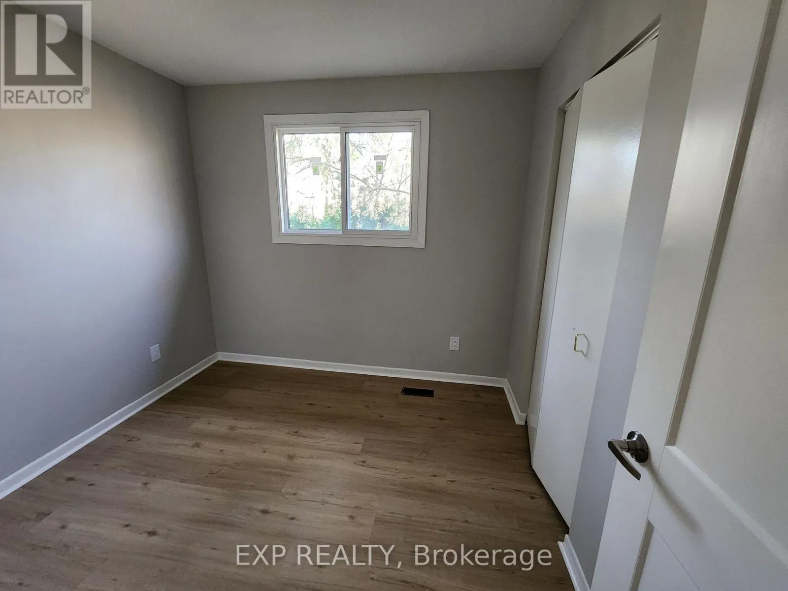 MAIN LEVEL - 89 WELLINGTON STREET E