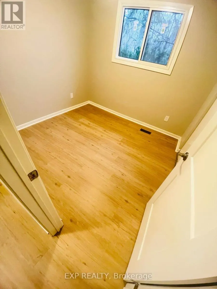 MAIN LEVEL - 89 WELLINGTON STREET E