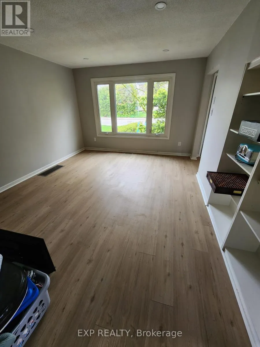 MAIN LEVEL - 89 WELLINGTON STREET E