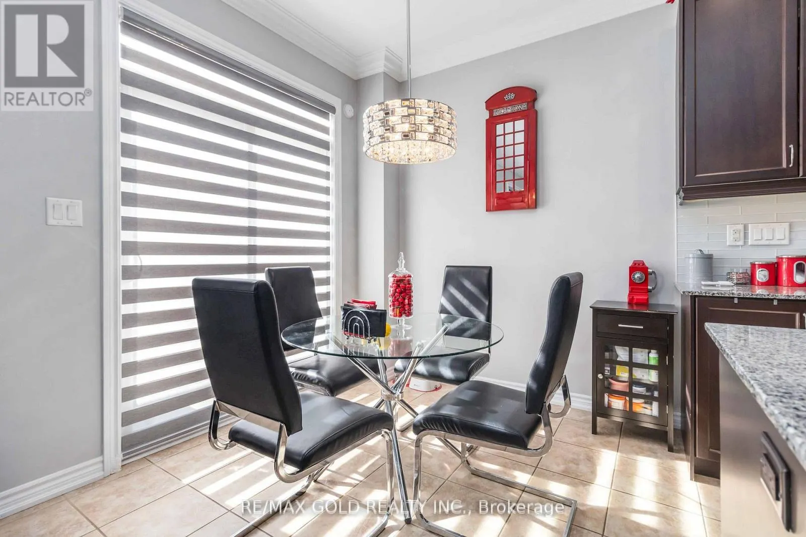 110 KEMPENFELT TRAIL