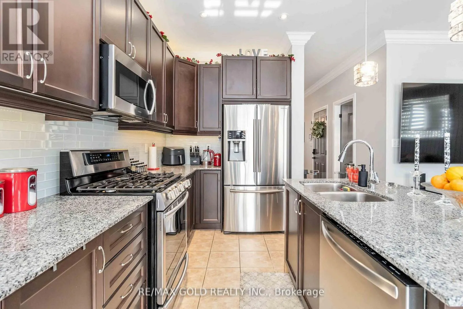 110 KEMPENFELT TRAIL