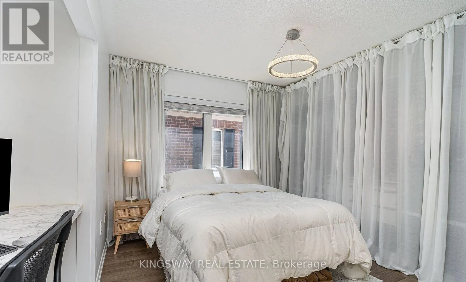 47 - 1000 ASLETON BOULEVARD N