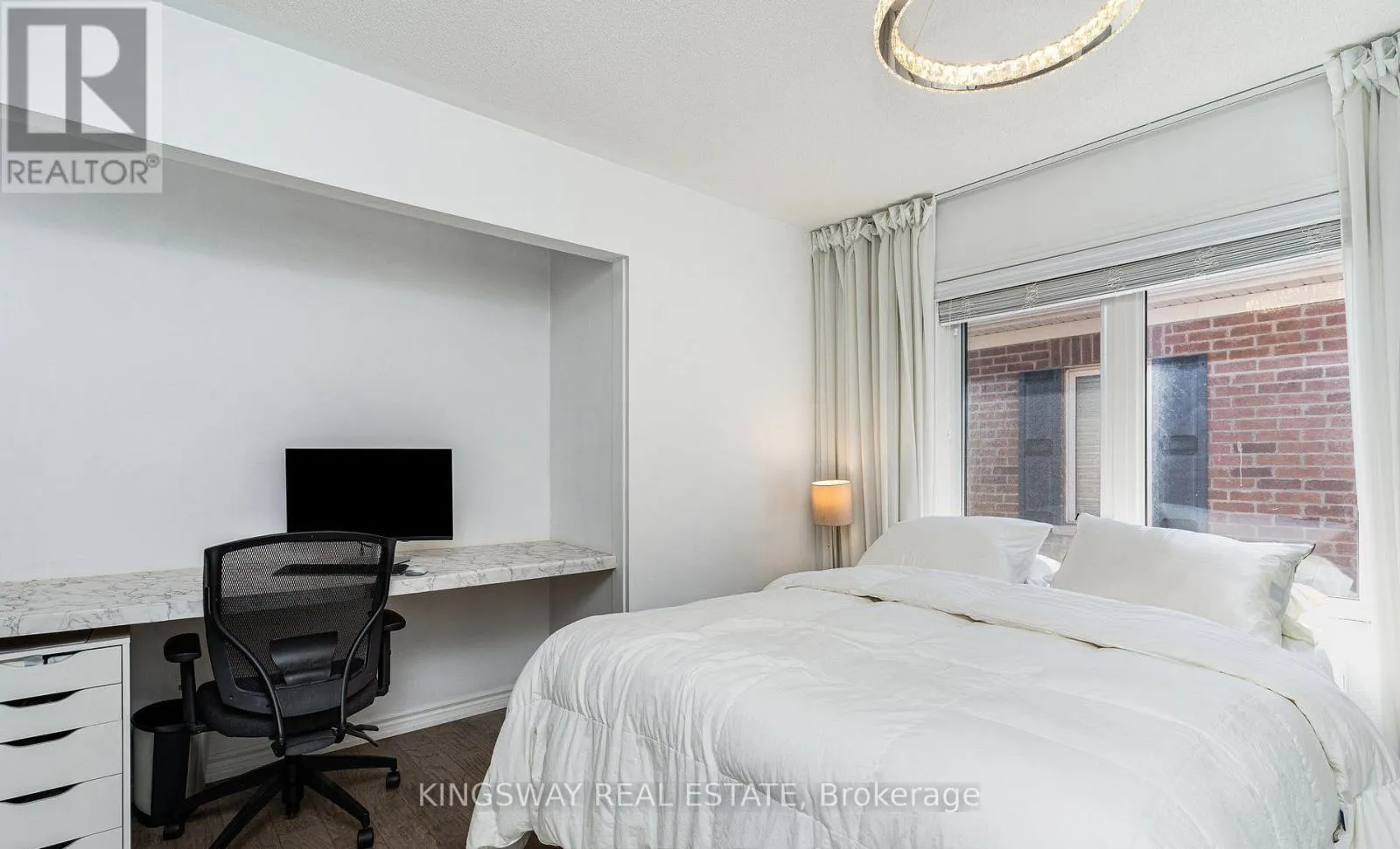 47 - 1000 ASLETON BOULEVARD N