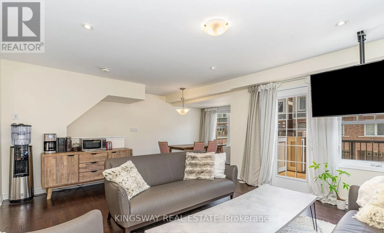 47 - 1000 ASLETON BOULEVARD N