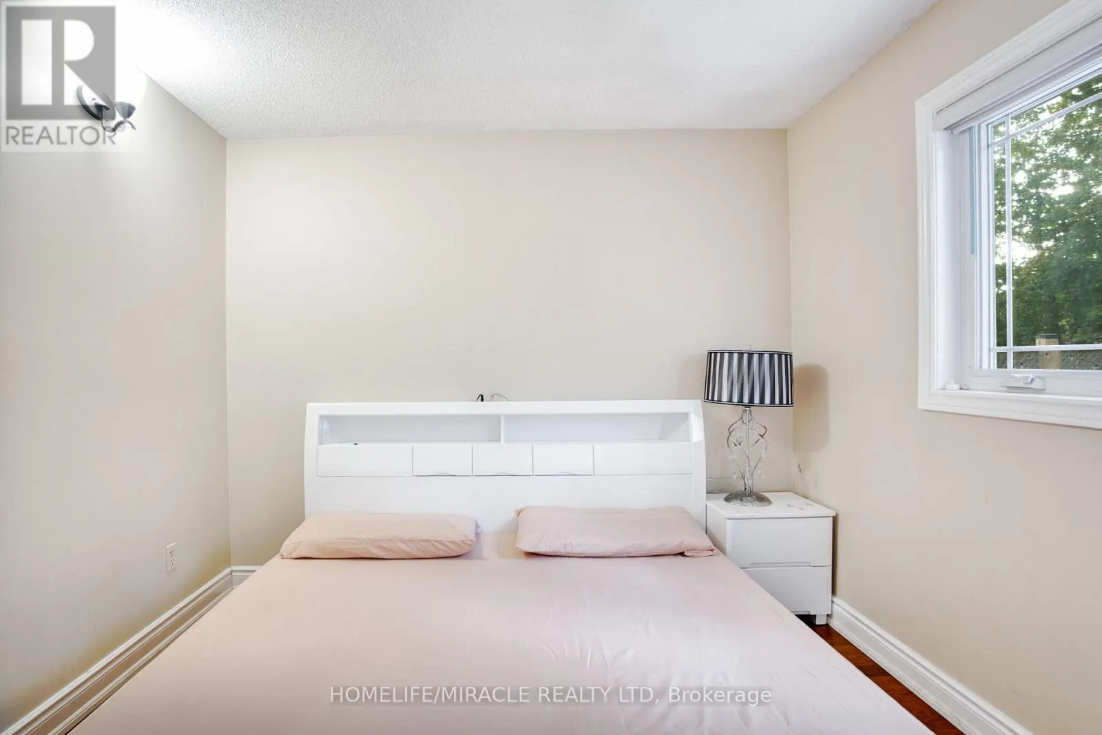 409 - 3353 MARTINS PINE CRESCENT