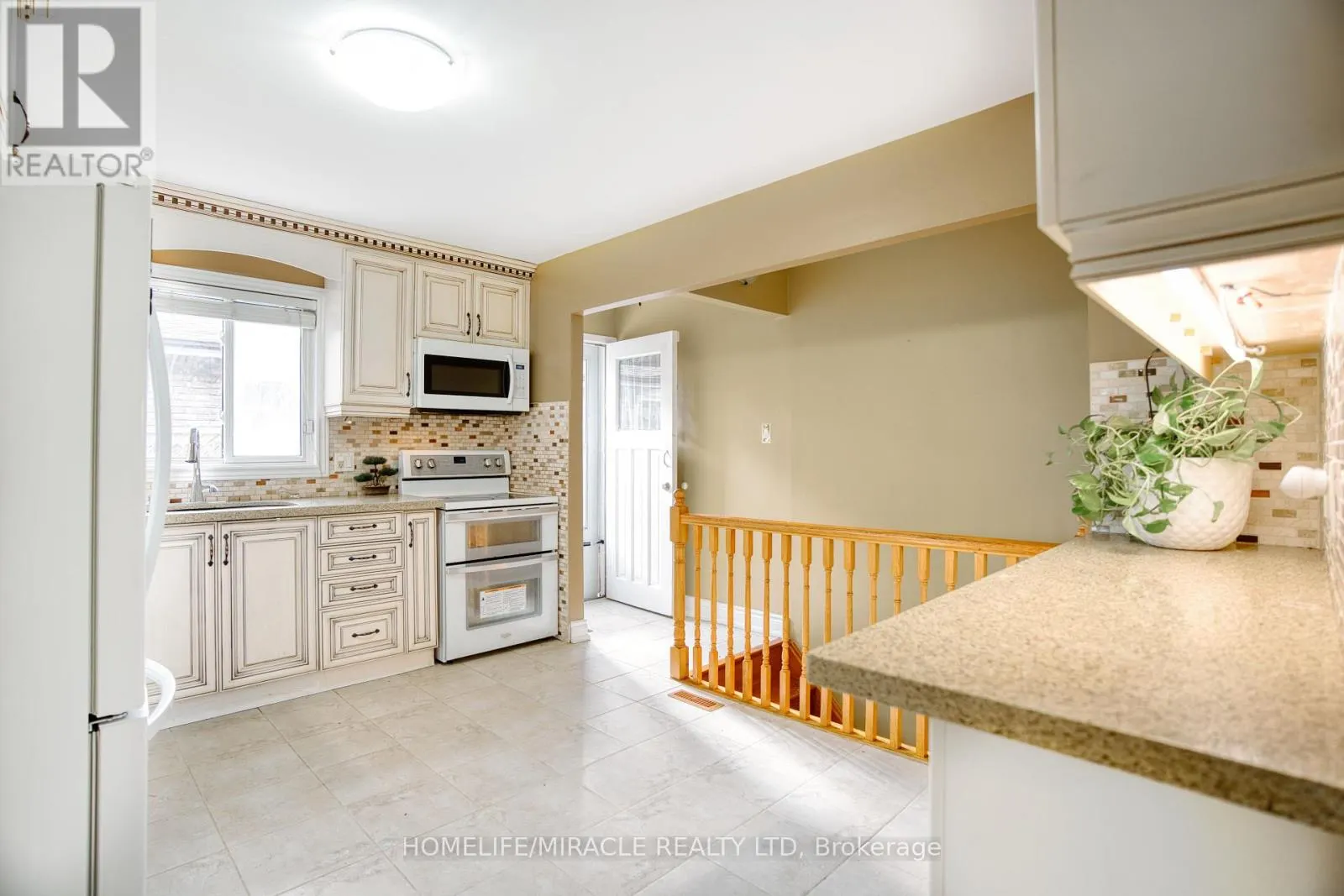 409 - 3353 MARTINS PINE CRESCENT