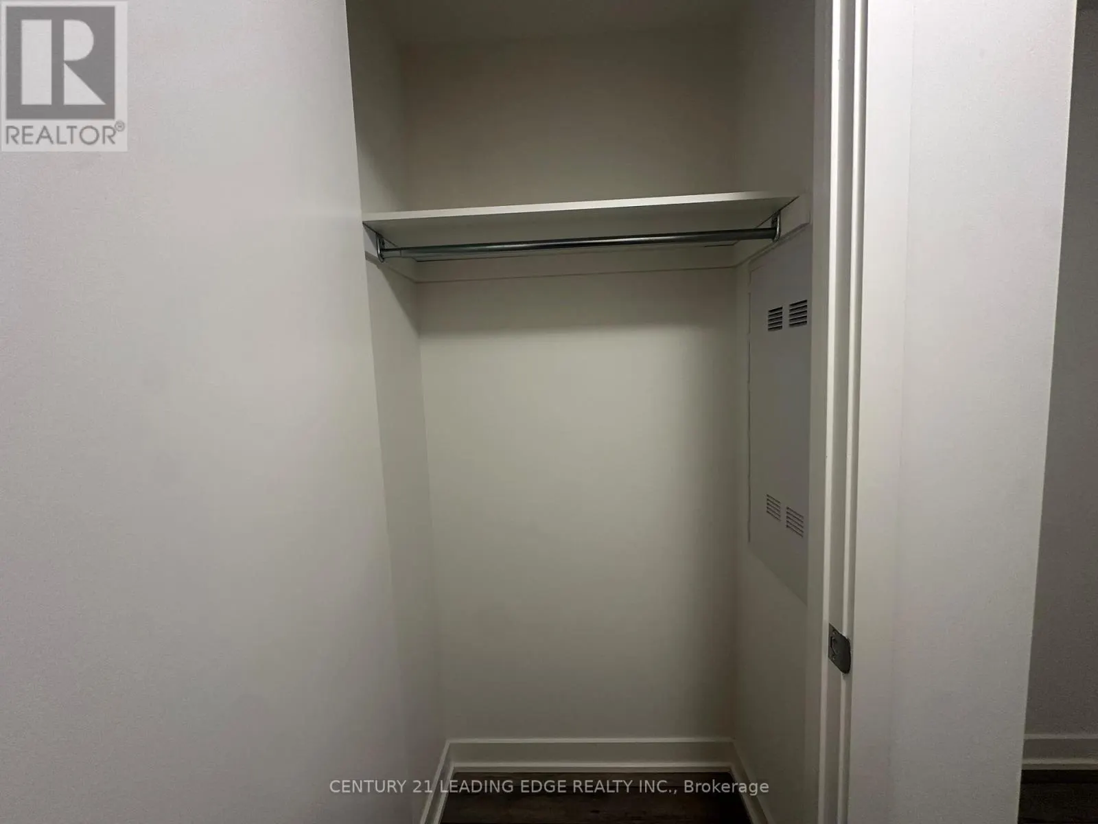 610 - 3071 TRAFALGAR ROAD