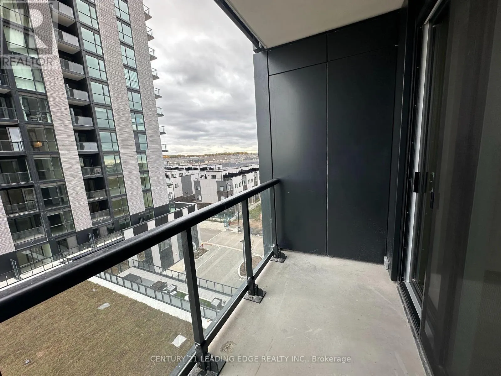 610 - 3071 TRAFALGAR ROAD