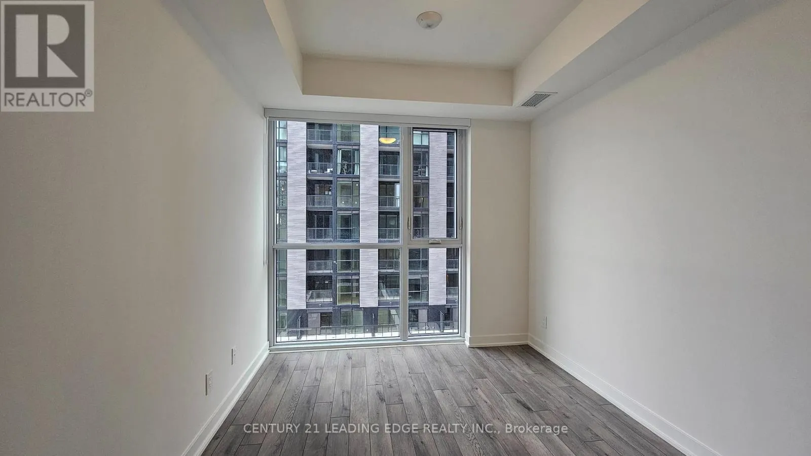 610 - 3071 TRAFALGAR ROAD