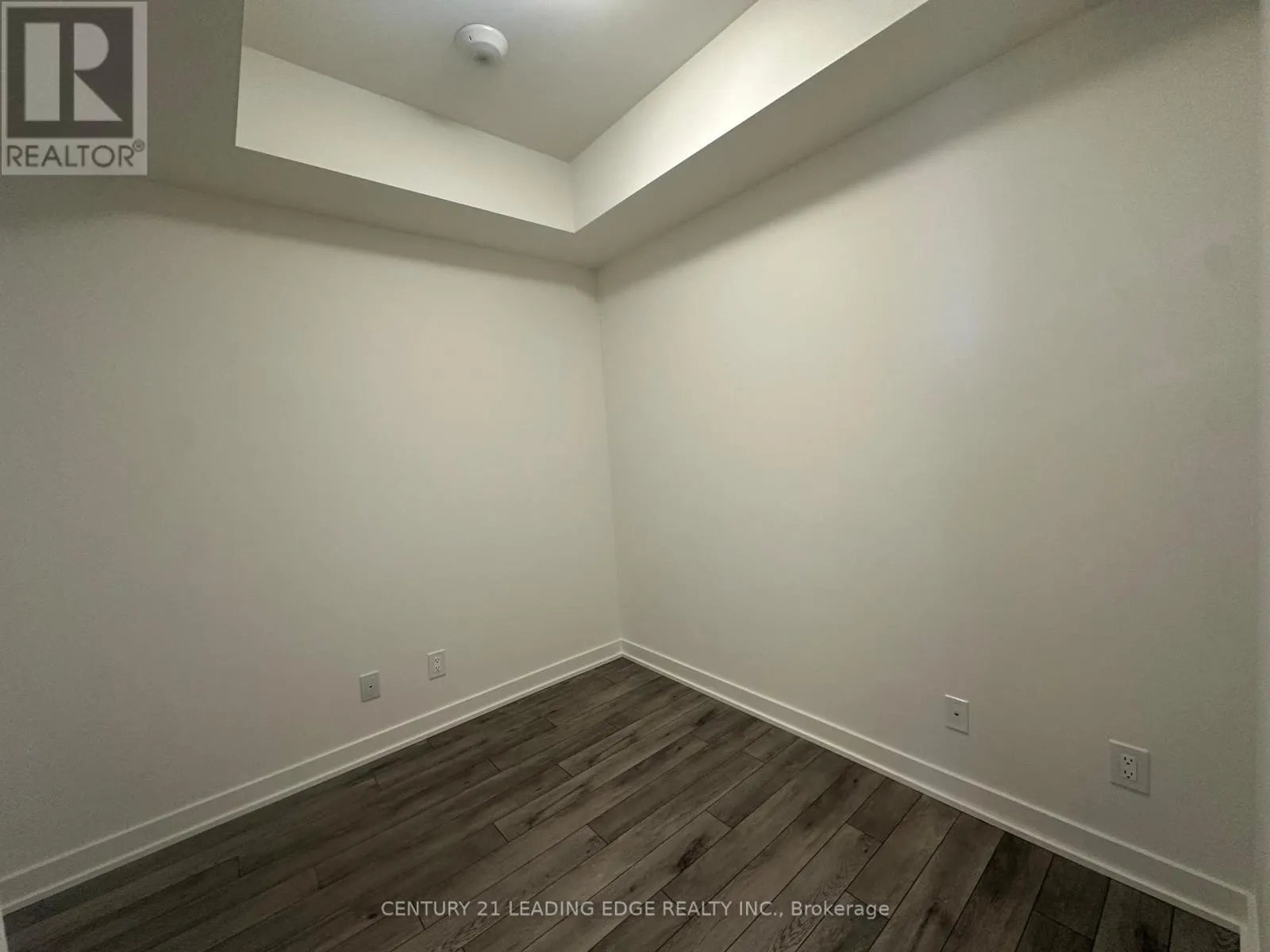 610 - 3071 TRAFALGAR ROAD